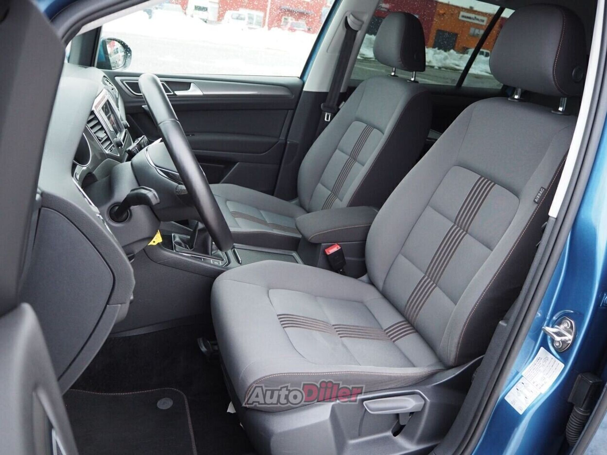 Volkswagen Golf Sportsvan 2017, photo 7/10