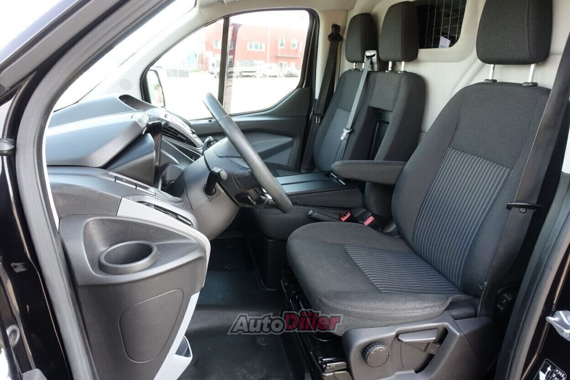 Ford Transit Custom 2015, kuva 7/10