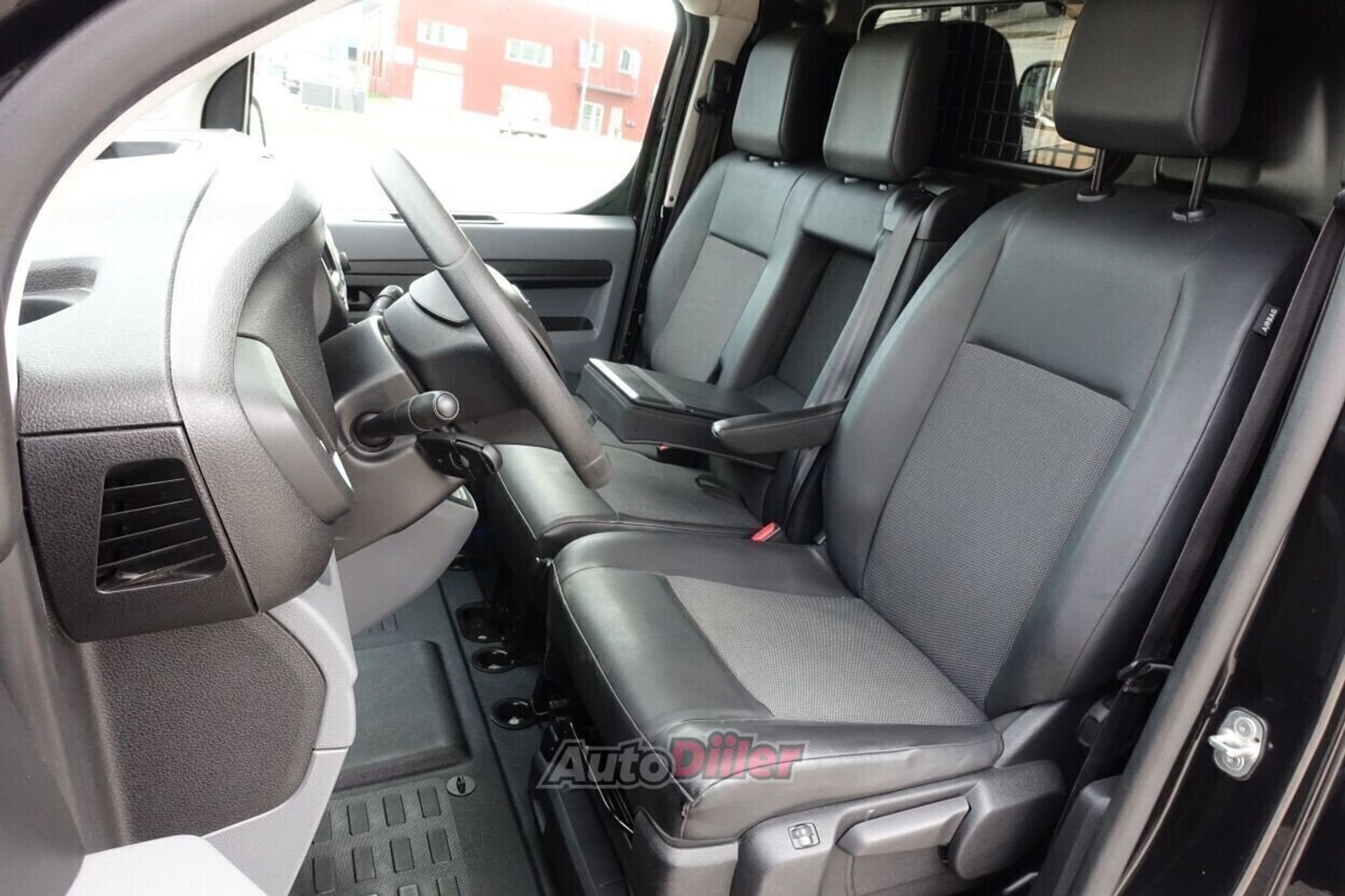 Toyota ProAce 2017, photo 7/10