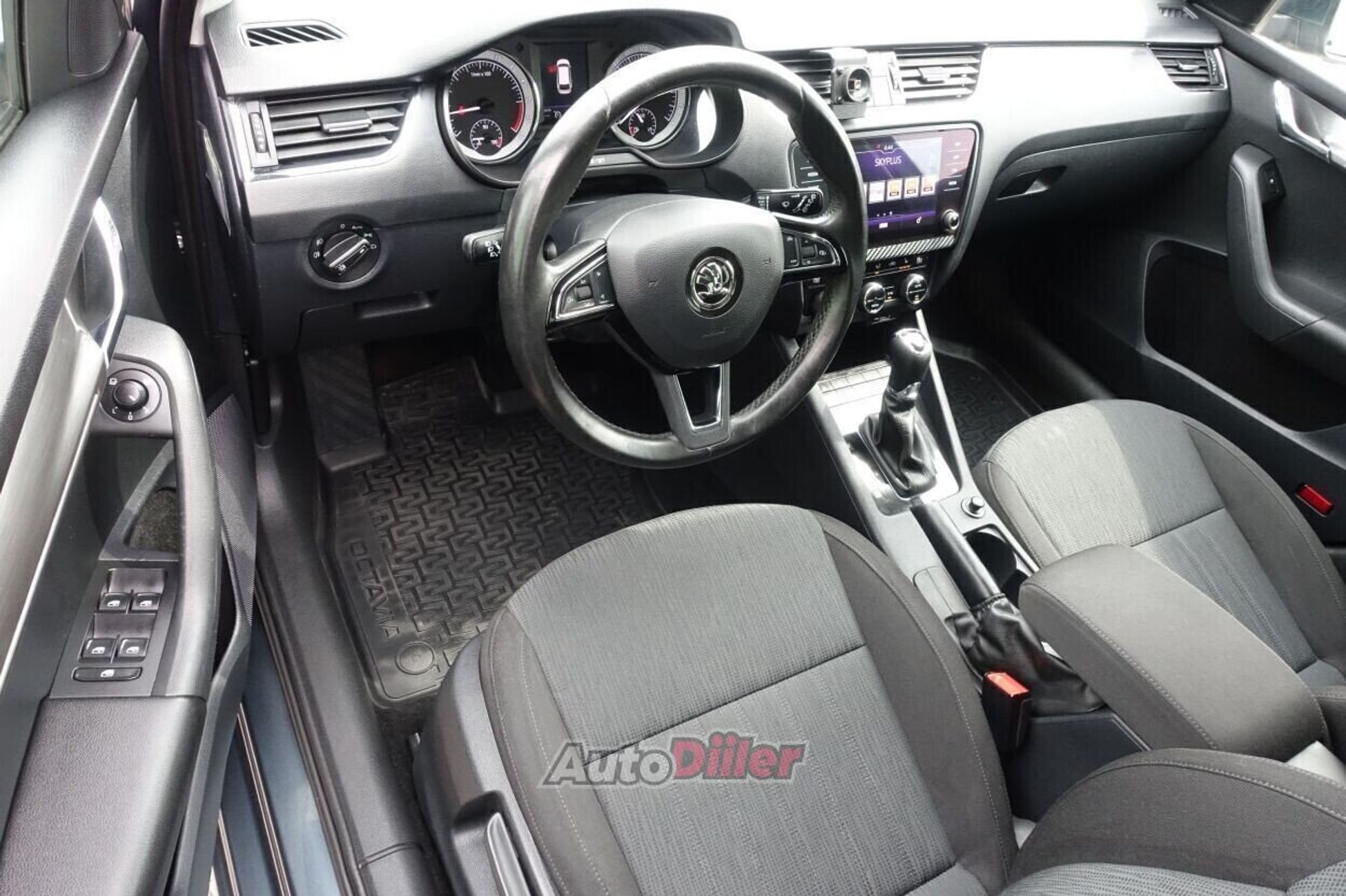 Skoda Octavia 2020, photo 6/10