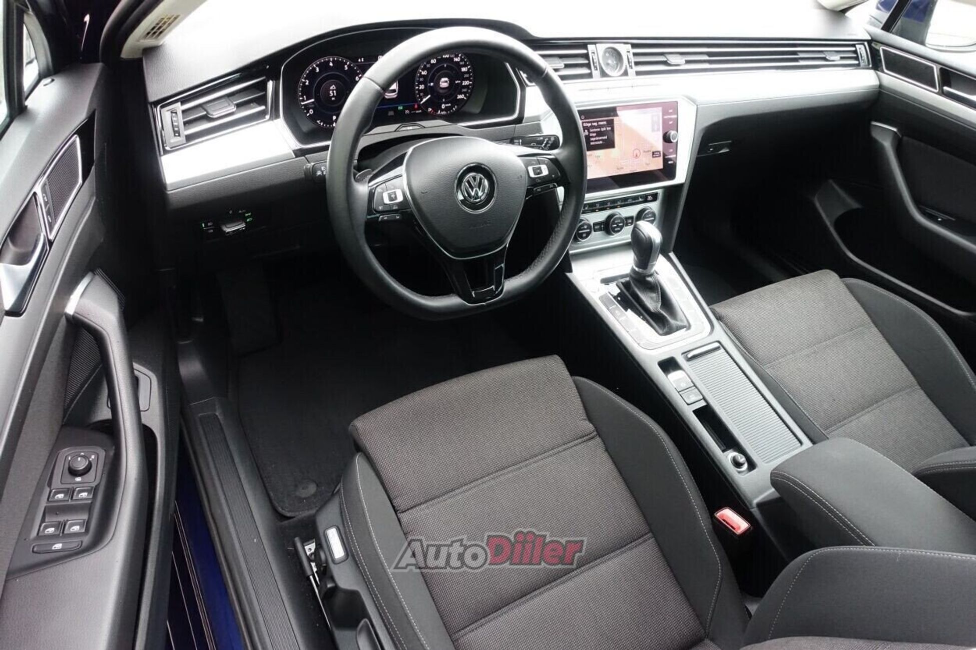 Volkswagen Passat 2018, photo 6/10