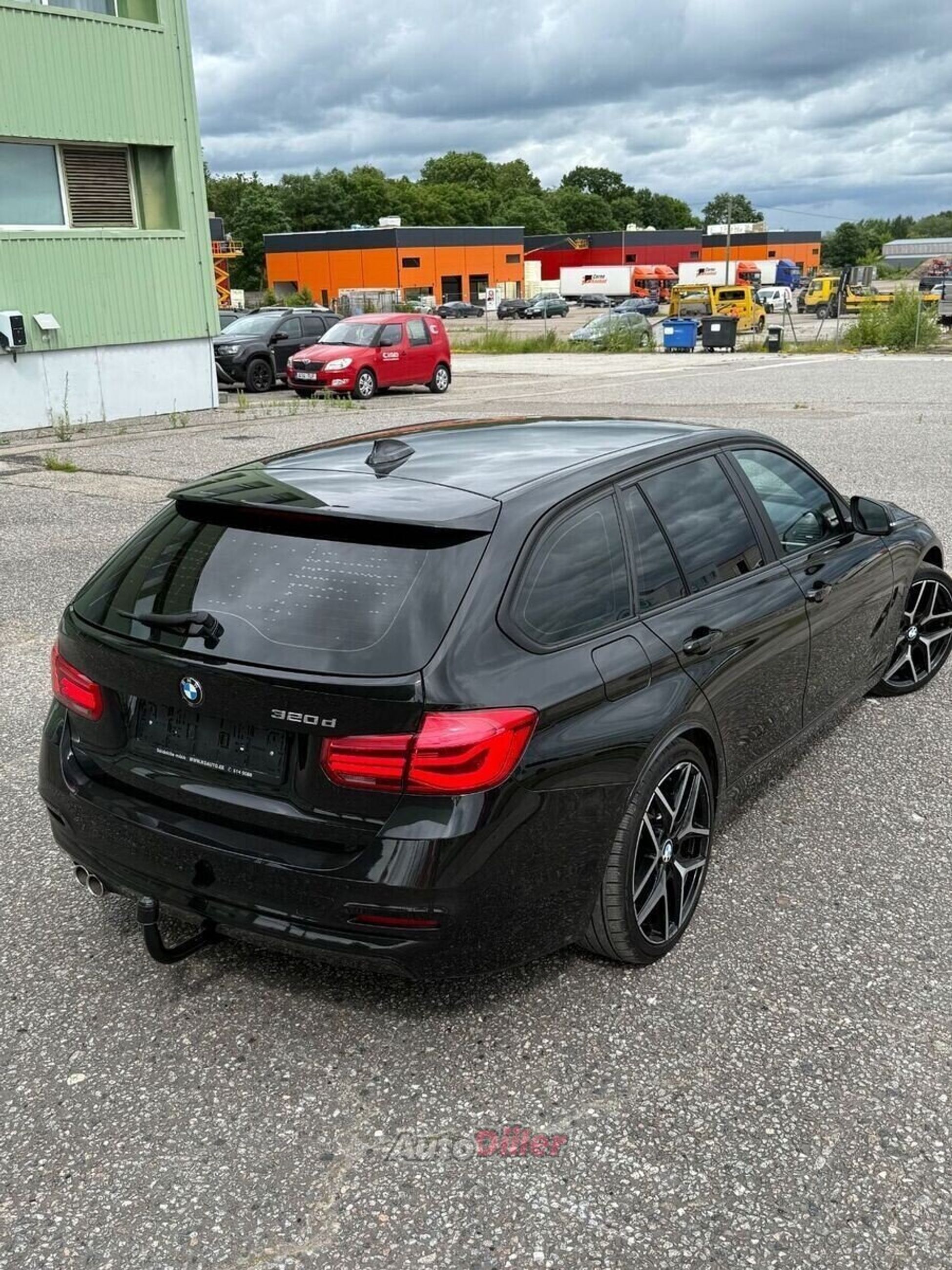 BMW 320 2017, photo 4/10