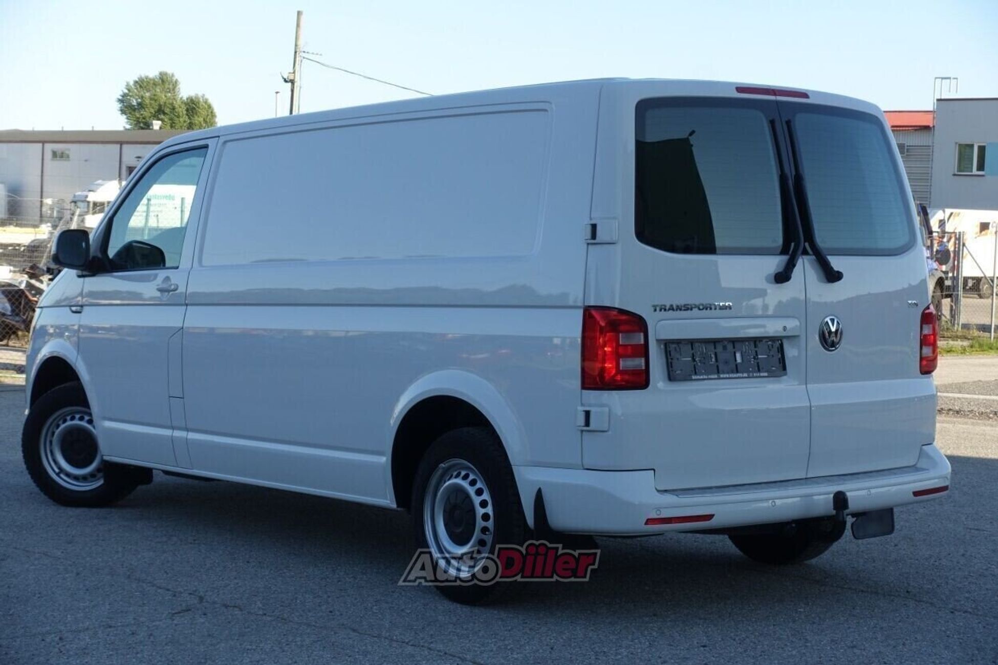 Volkswagen Transporter 2017, kuva 2/10