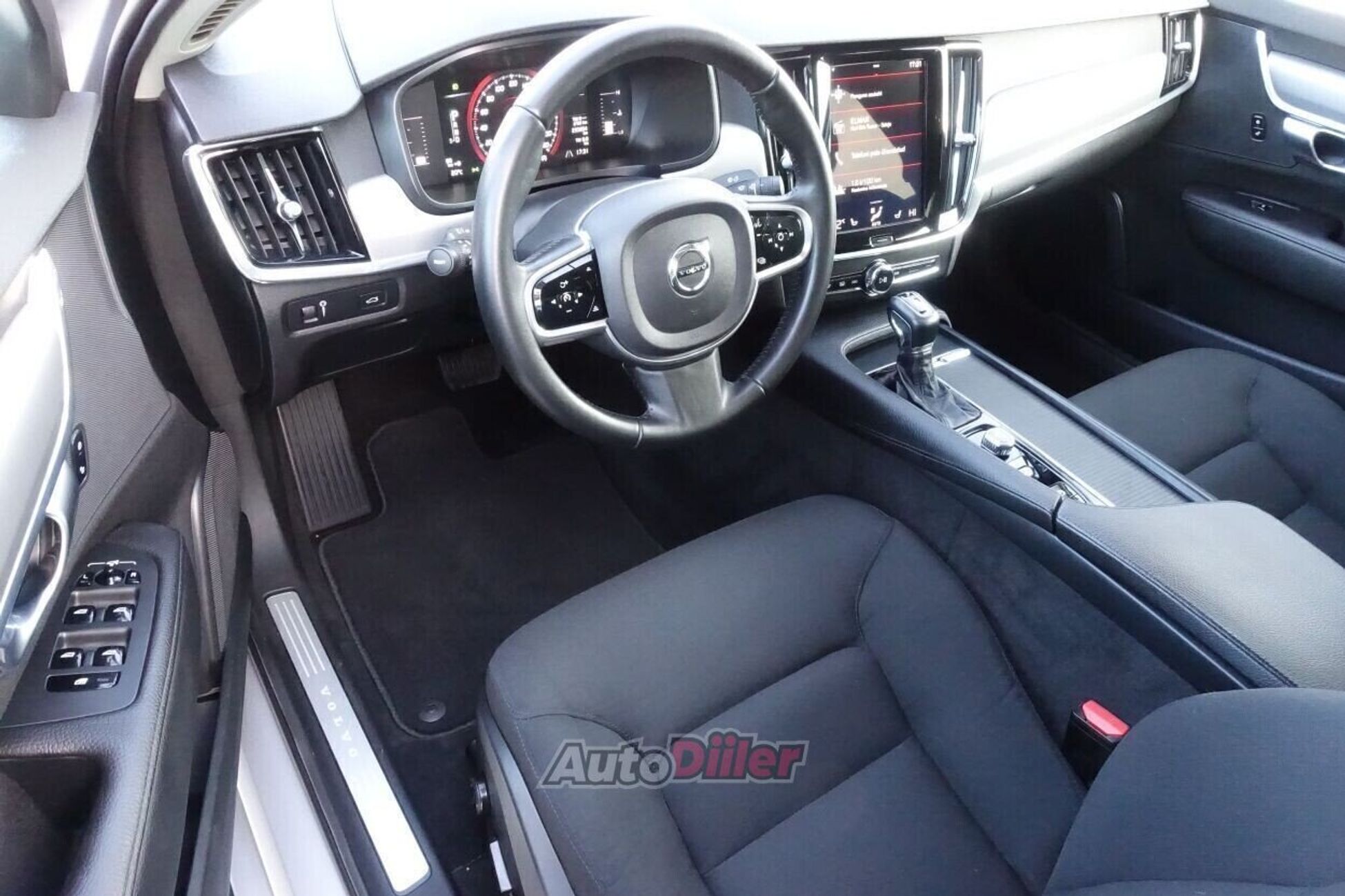 Volvo S90 Momentum EU6 2.0 110kW 2018, photo 6/10