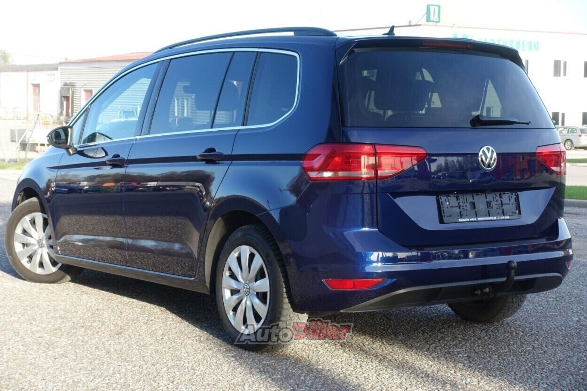 Volkswagen Touran 2019, photo 2/10