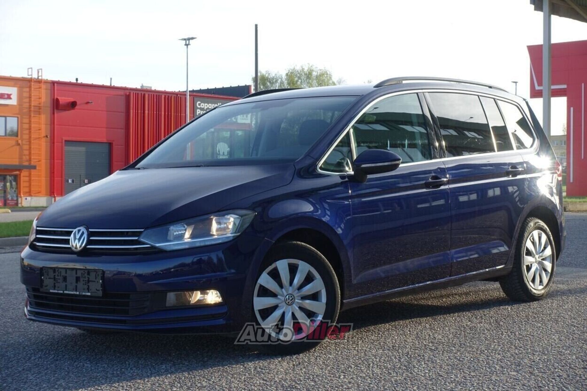 Volkswagen Touran 2019, photo 3/10
