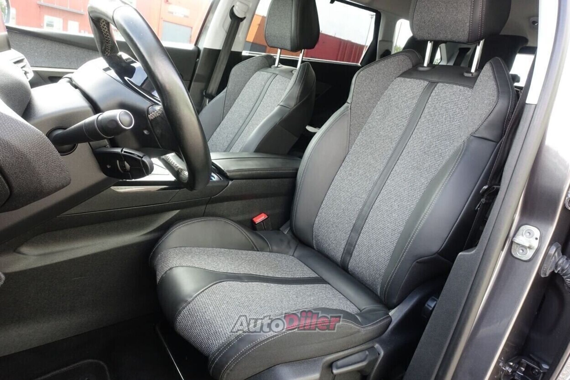 Peugeot 5008 Allure Plus EU6 1.6 88kW 2018, photo 7/10