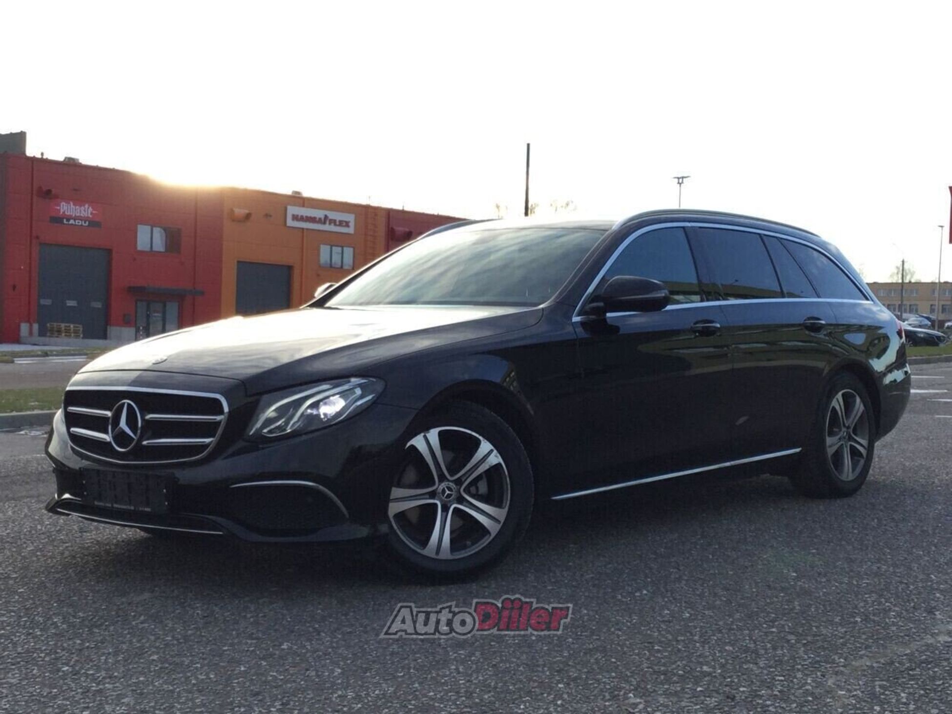 Mercedes-Benz E 220 2018, kuva 3/10