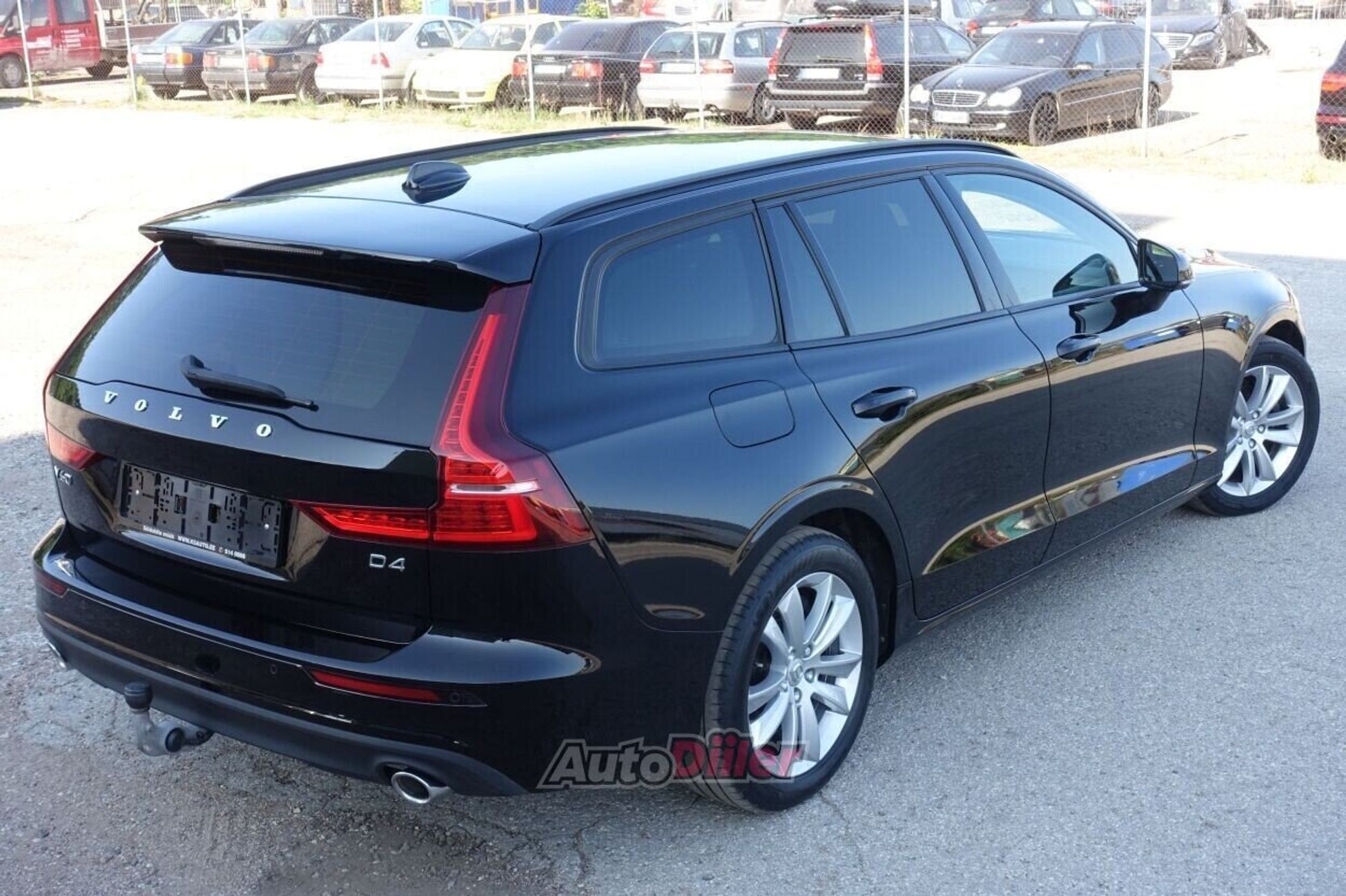 Volvo V60 Momentum EU6 2.0 140kW 2019, kuva 4/10
