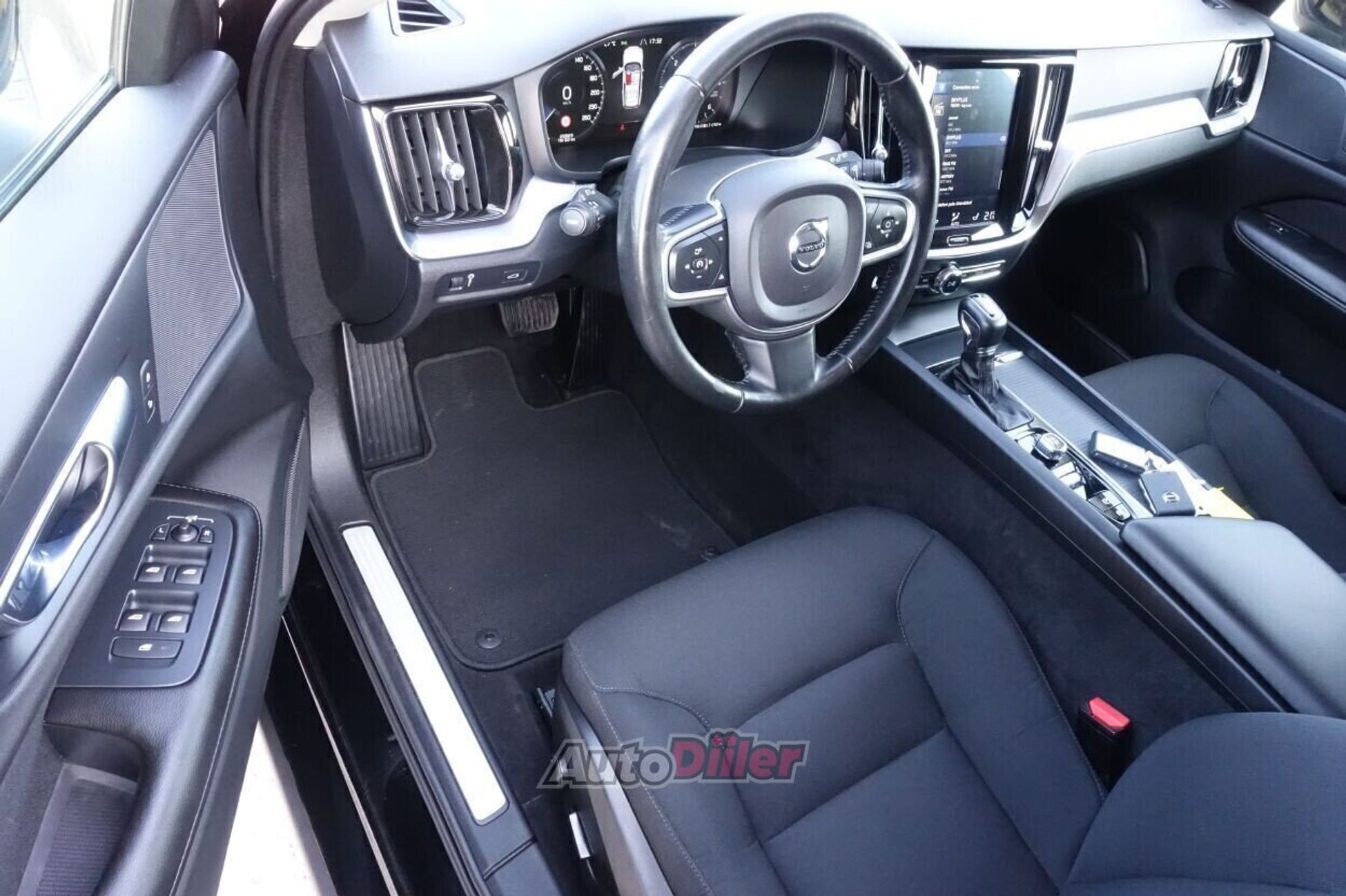 Volvo V60 Momentum EU6 2.0 140kW 2019, kuva 6/10