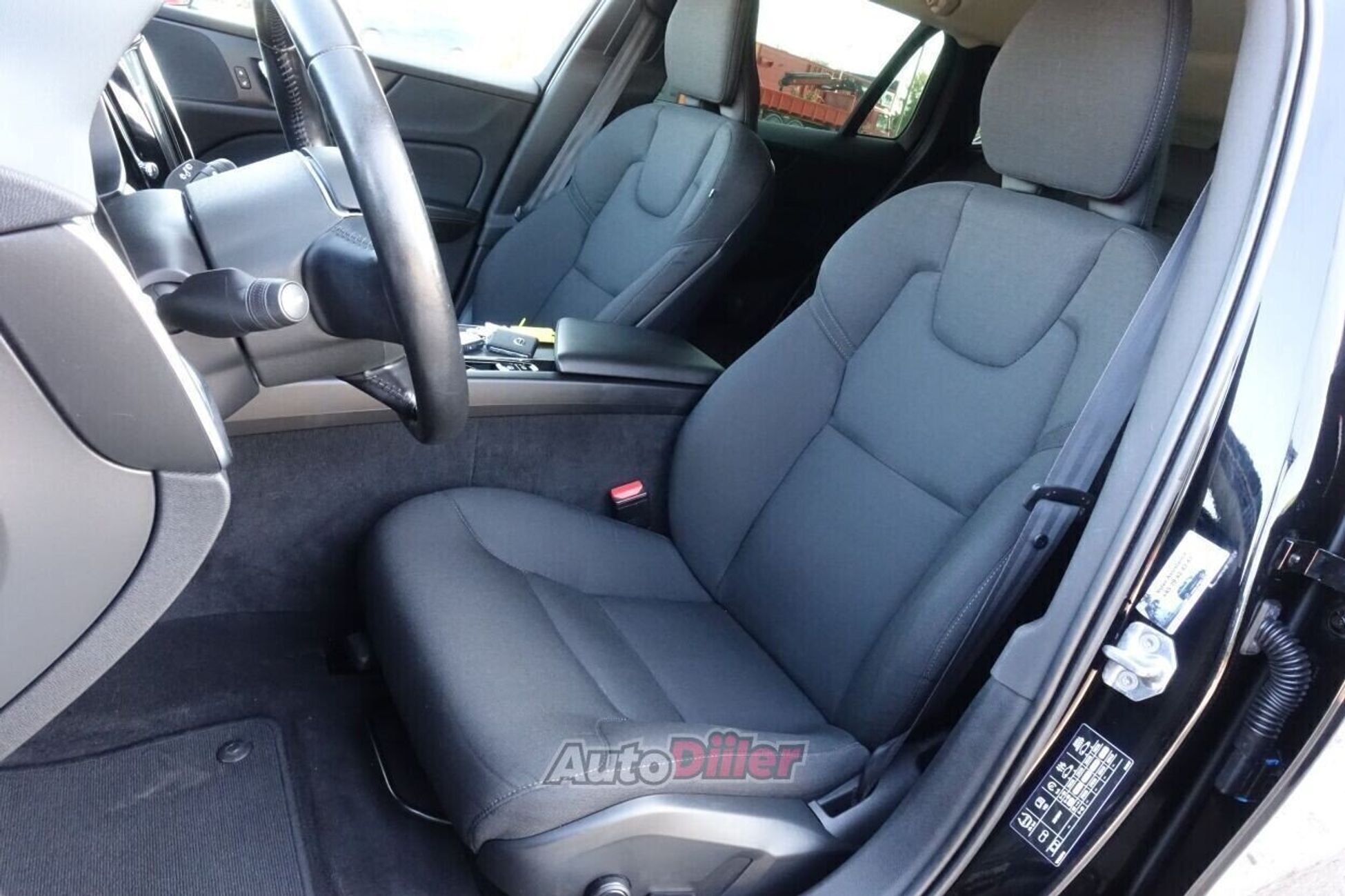 Volvo V60 Momentum EU6 2.0 140kW 2019, kuva 7/10