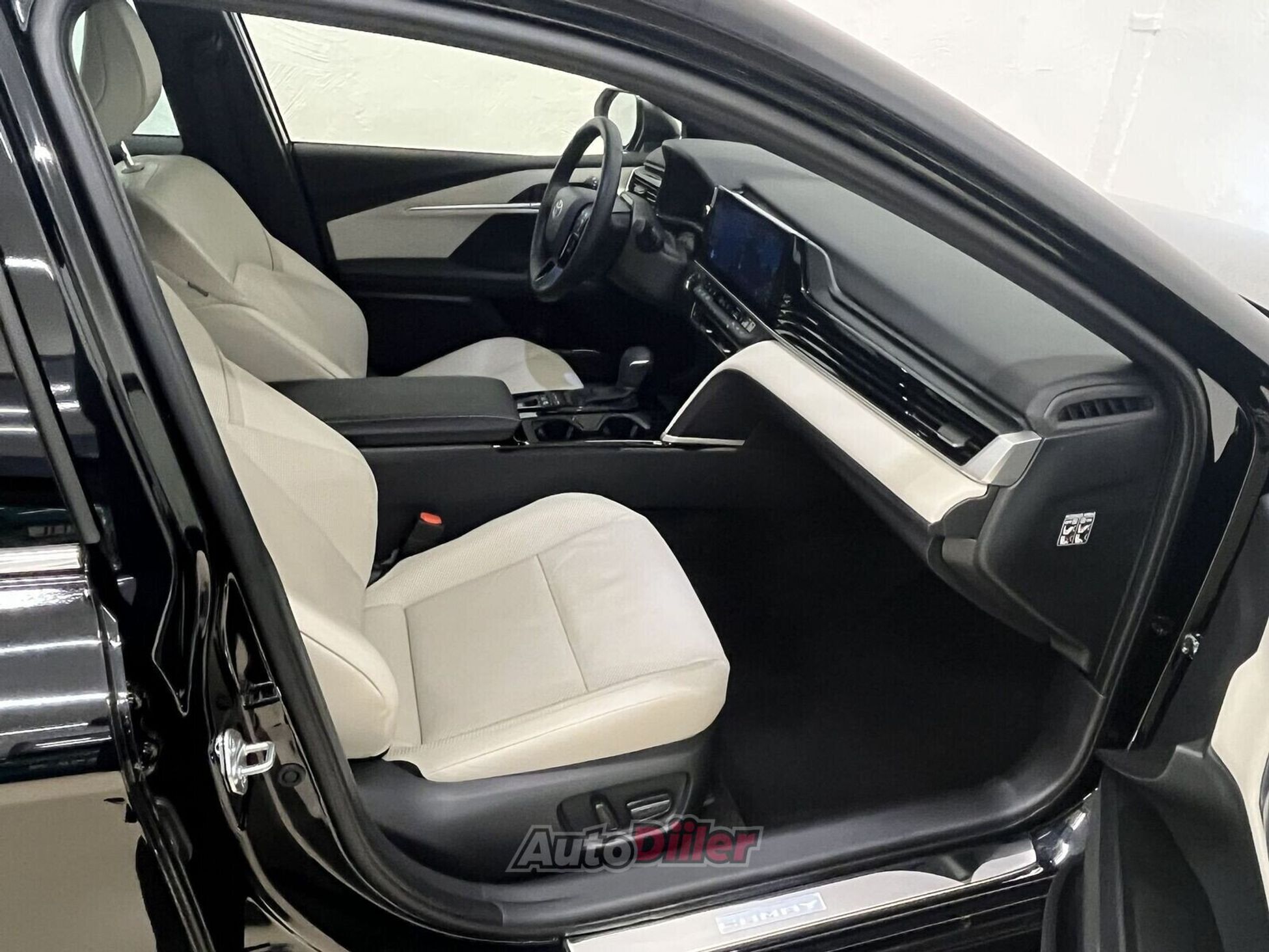 Toyota Camry Executive 2.5 137kW 2024, photo 5/10