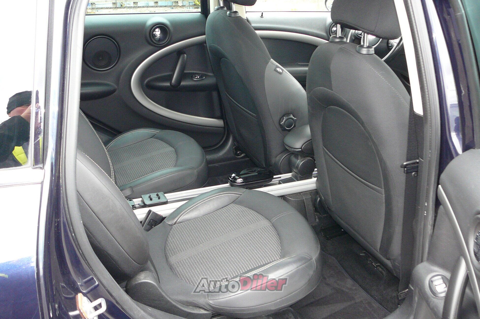MINI Cooper D 1.6 82kW 2013, photo 4/5