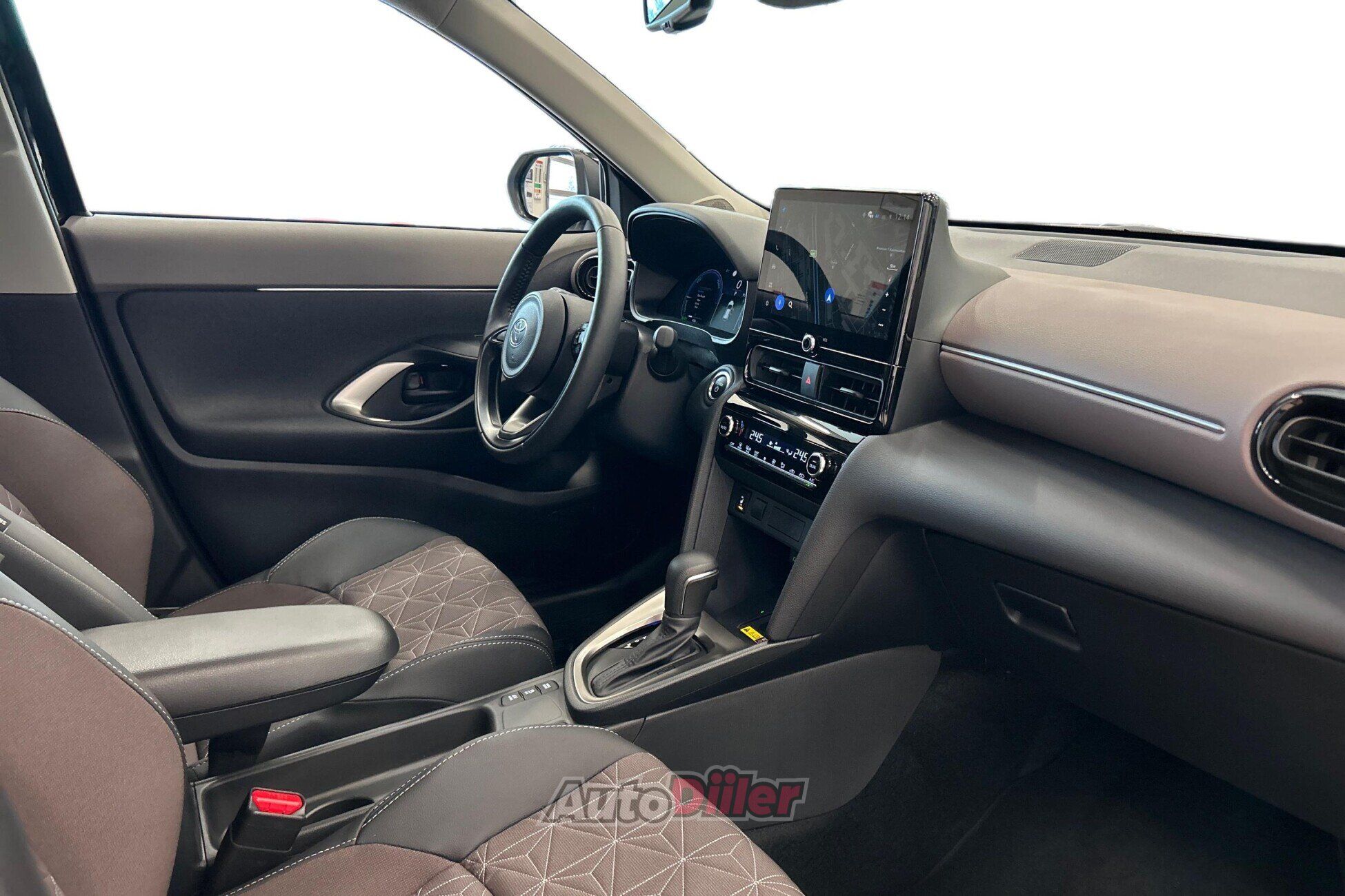 Toyota Yaris Cross 2025, photo 6/10