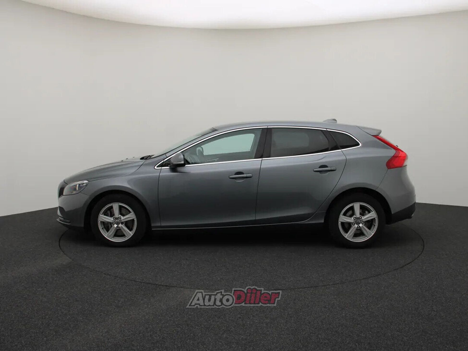 Volvo V40 Momentum 2.0 140kW 2014, kuva 6/10