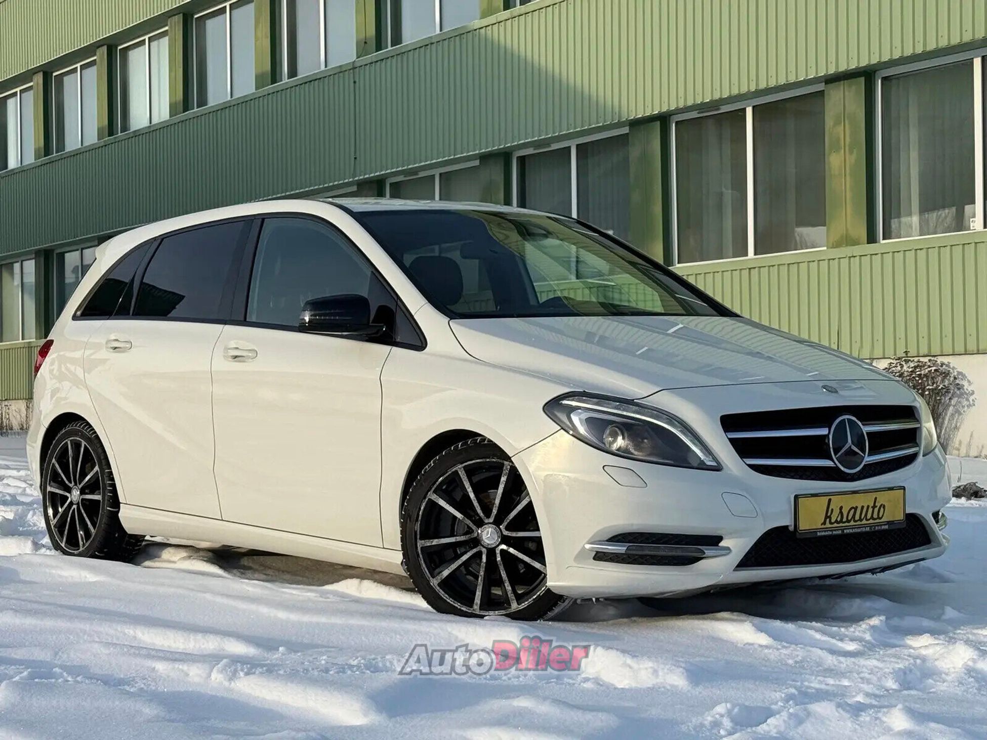 Mercedes-Benz B 200
