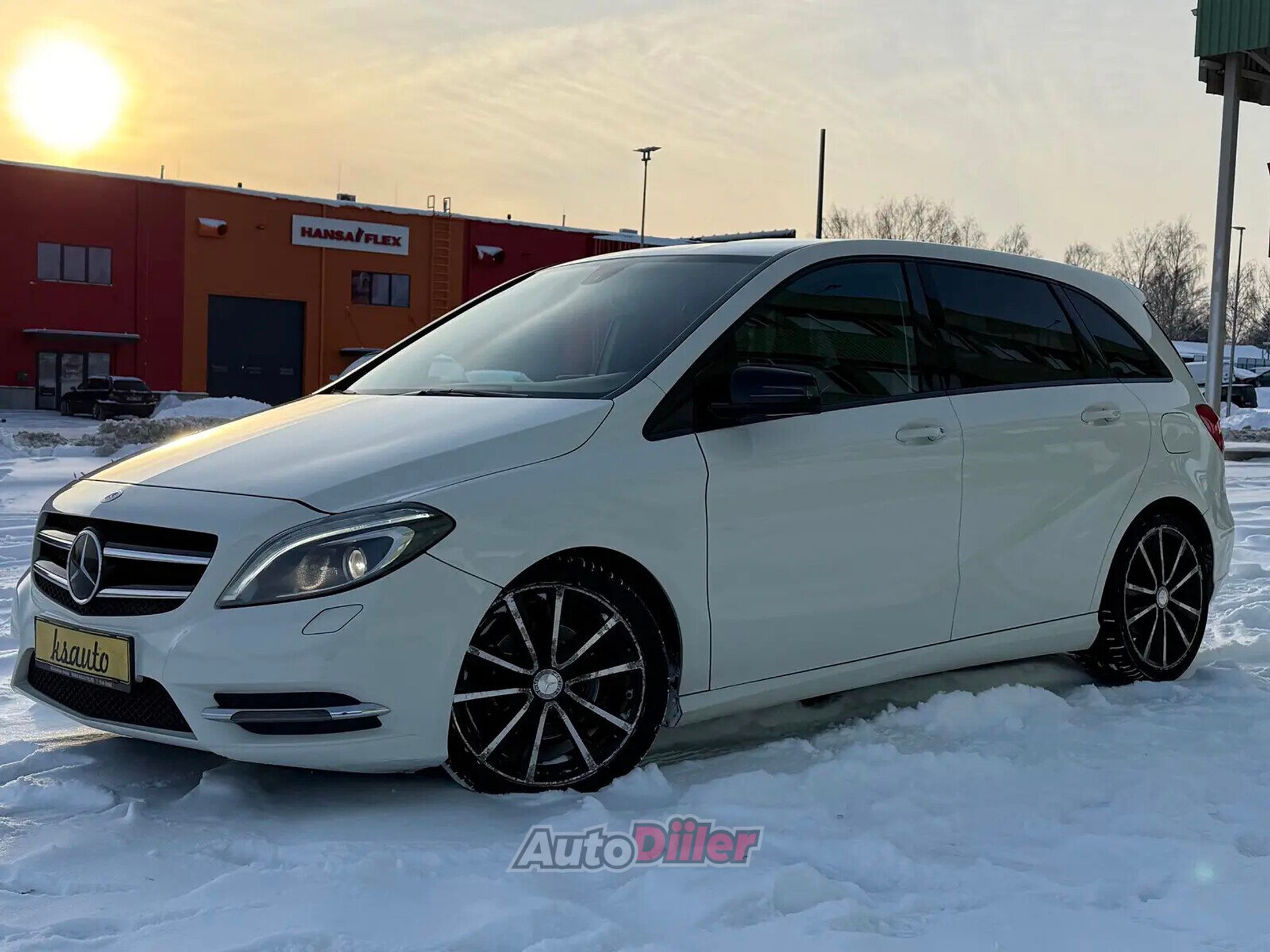 Mercedes-Benz B 200 2013, photo 3/10