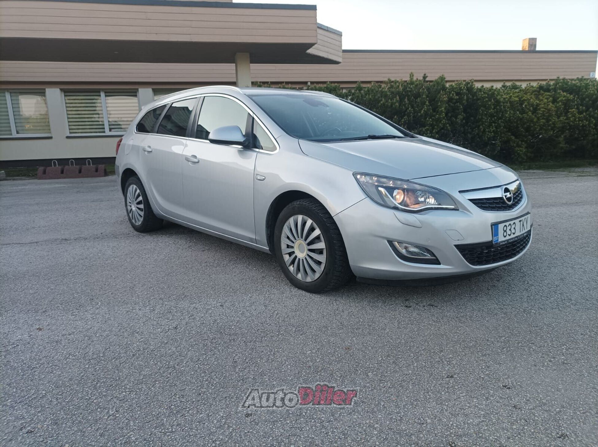 Opel Astra 1.7 81kW 2011, photo 2/10