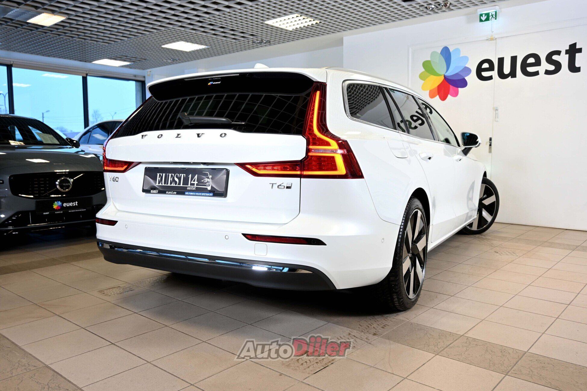 Volvo V60 2025, kuva 2/10