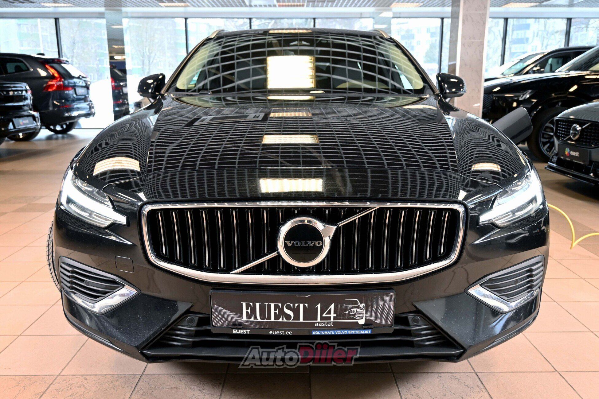 Volvo V60 2022, photo 5/10