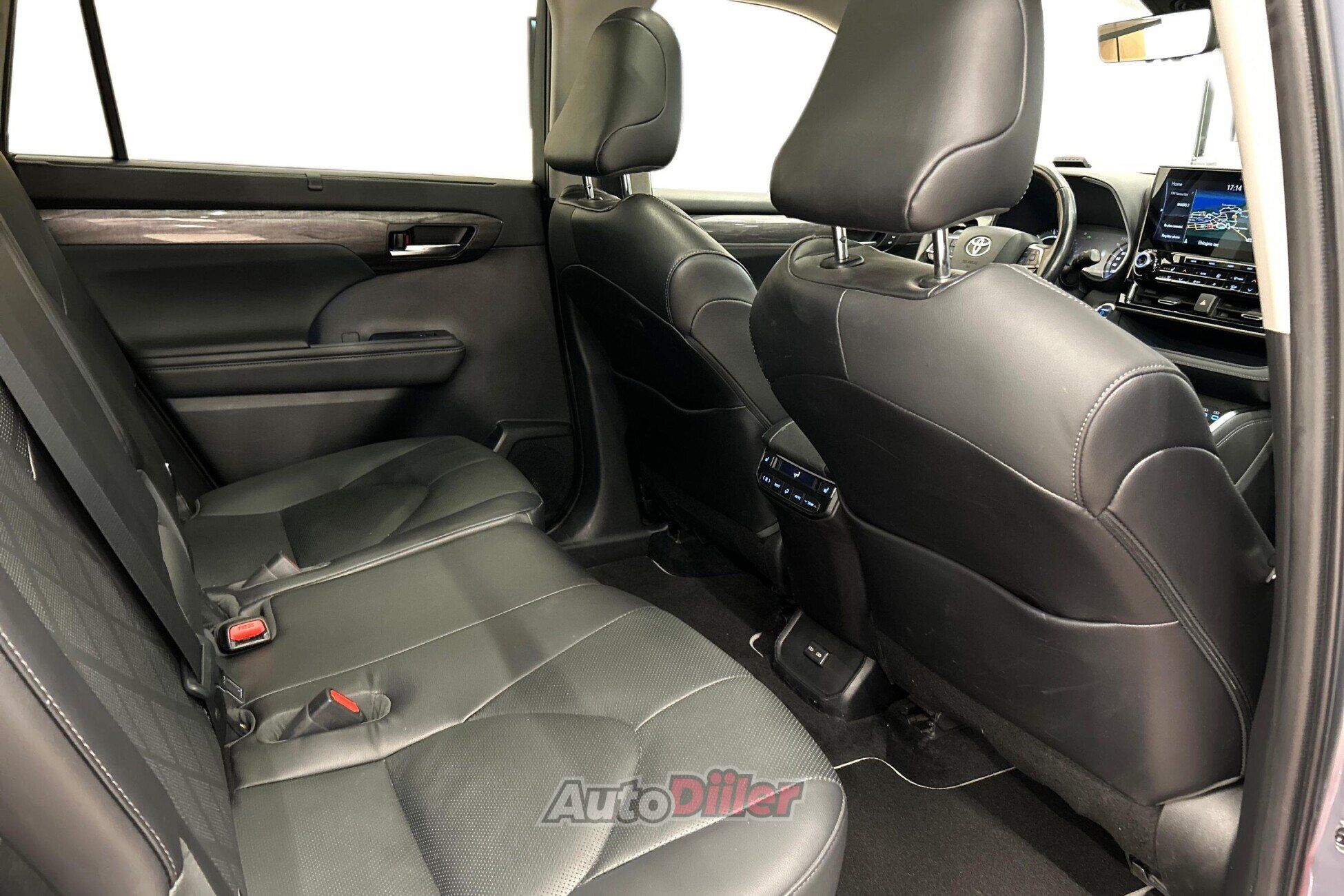Toyota Highlander 2022, photo 6/10
