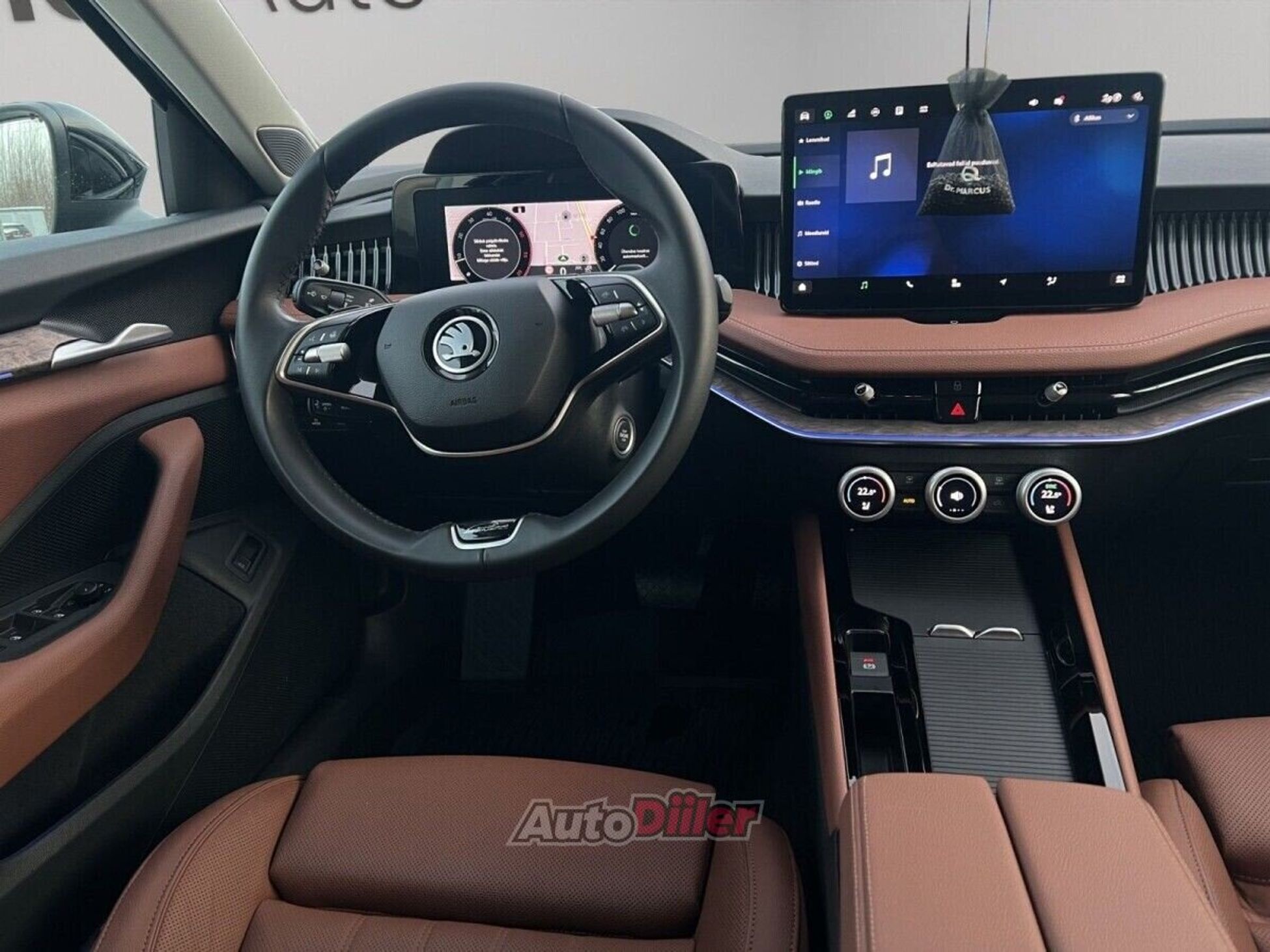 Skoda Superb 2.0 142kW 2024, photo 7/10