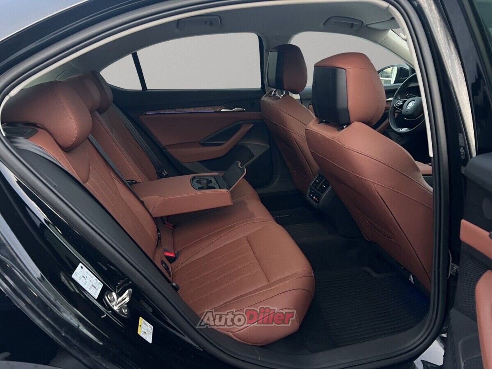 Skoda Superb 2.0 142kW 2024, photo 6/10