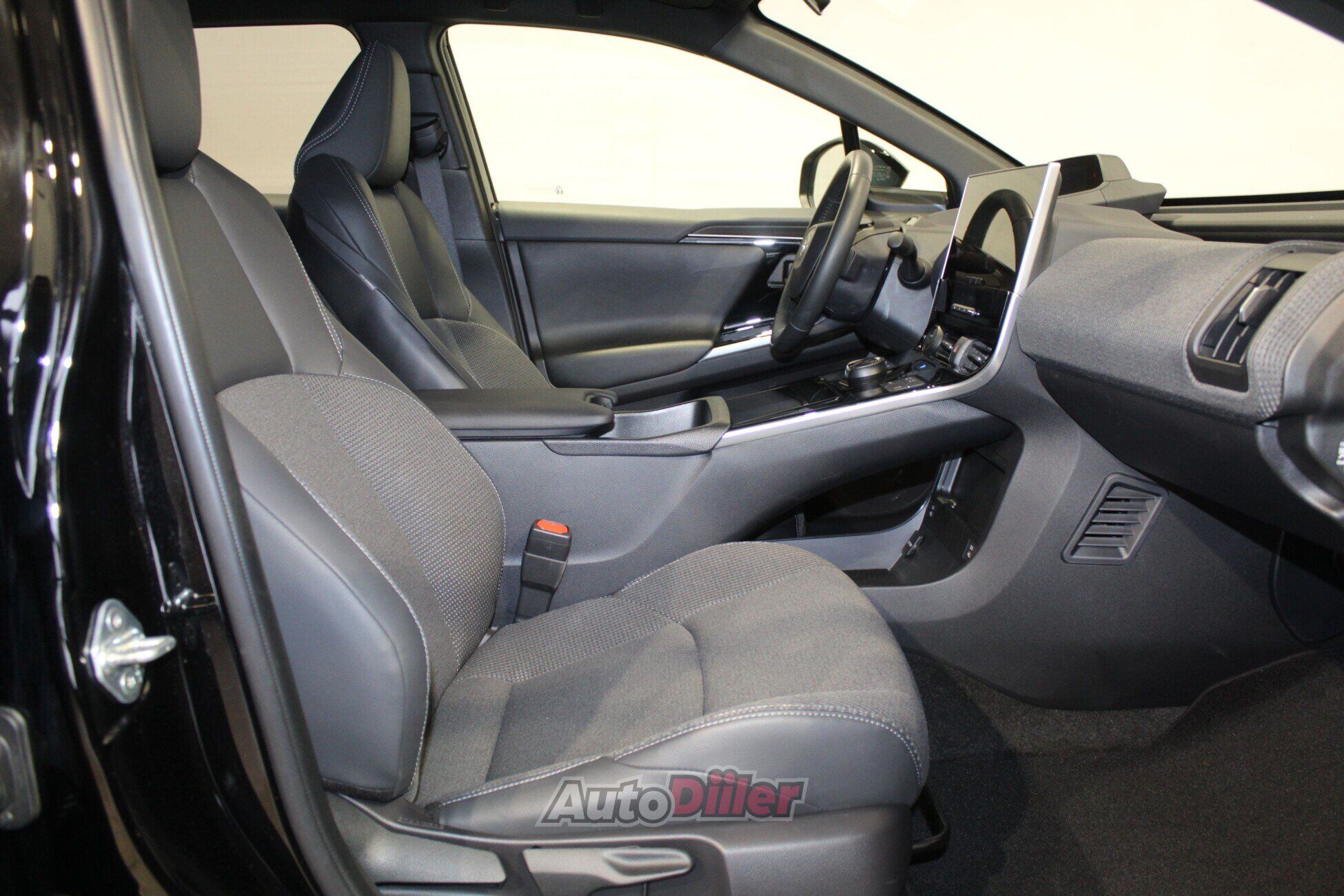 Toyota bZ4X Executive 73kW 2025, kuva 6/10