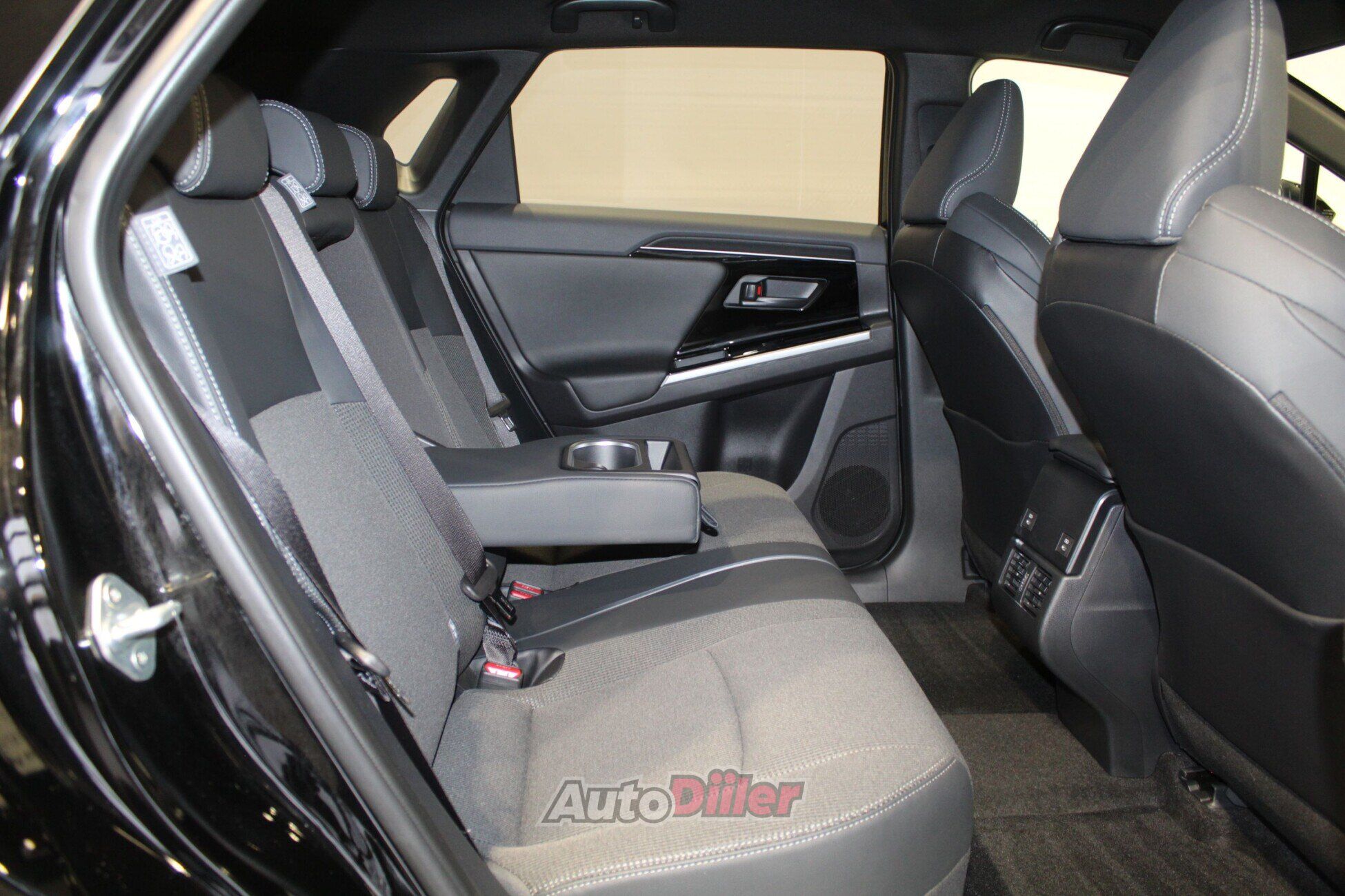 Toyota bZ4X Executive 73kW 2025, kuva 7/10