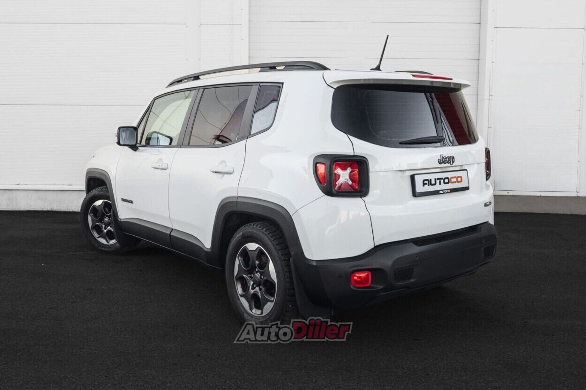 Jeep Renegade Longitude 1.4 103kW 2017, photo 6/10