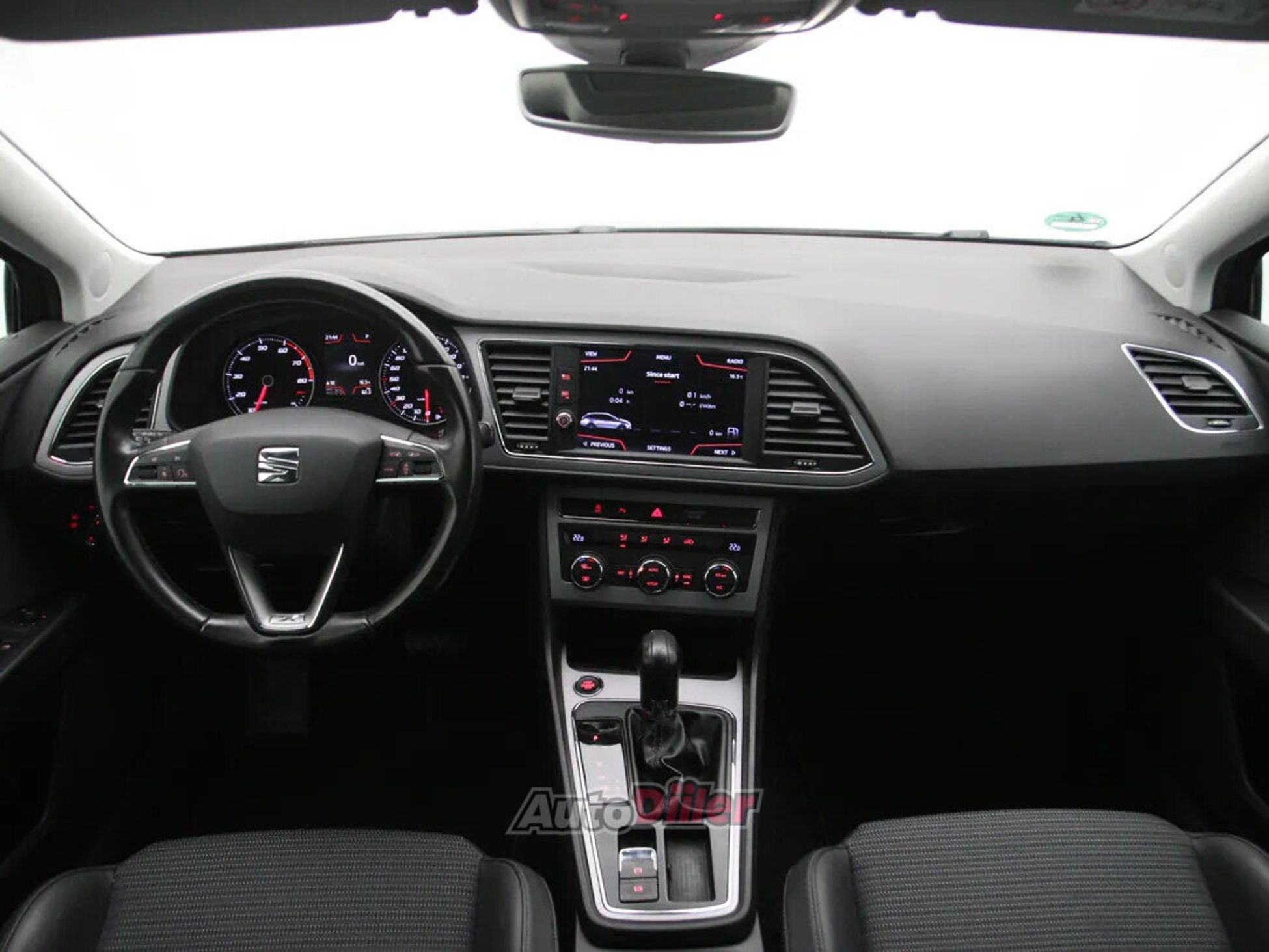 SEAT Leon 2019, kuva 2/10