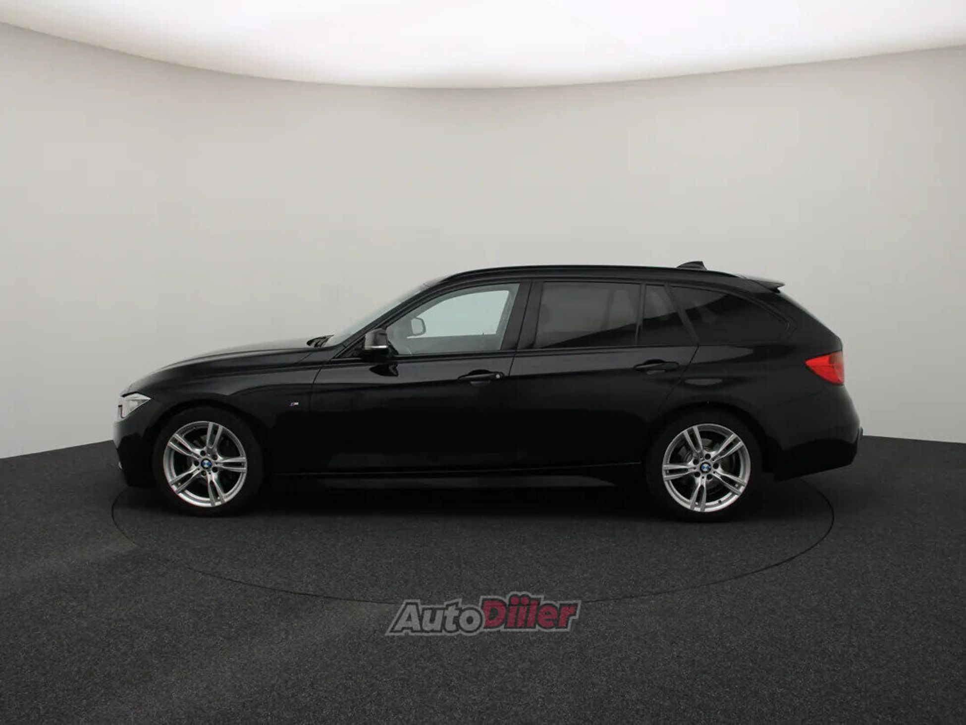 BMW 320 High Executive 2.0 135kW 2015, photo 6/10