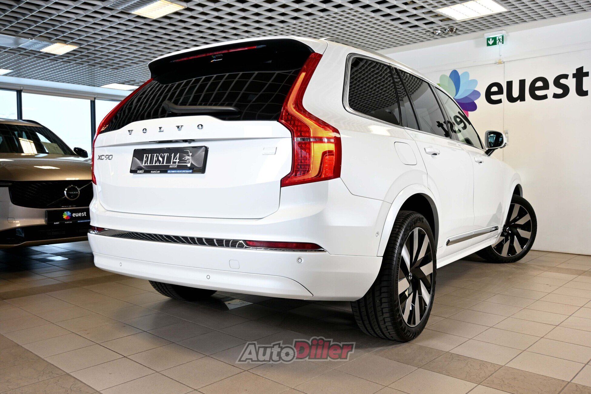 Volvo XC90 2024, photo 3/10