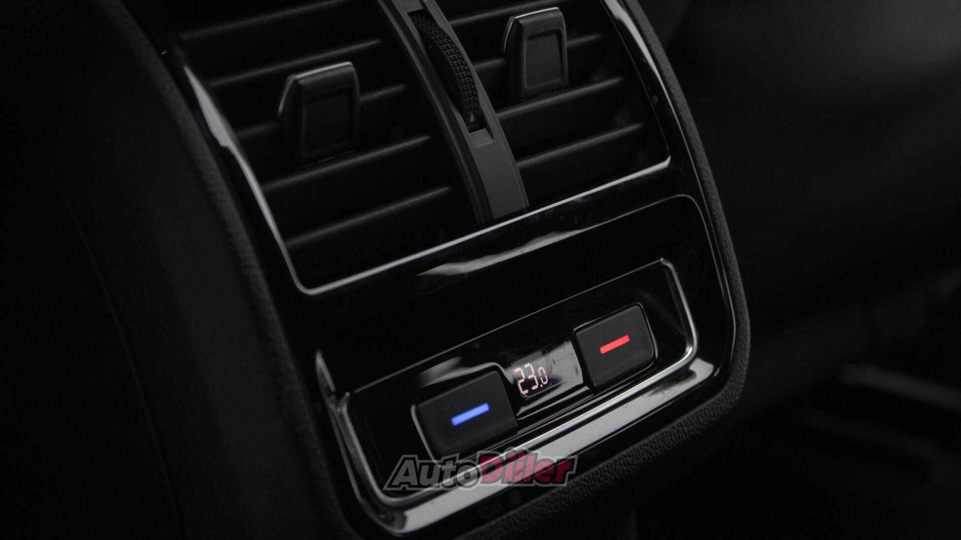 Volkswagen Passat R line 2.0 140kW 2019, photo 6/10
