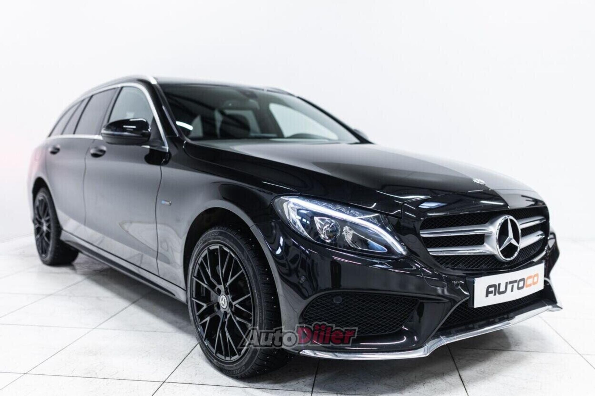 Mercedes-Benz C 350 e AMG Line 2.0 205kW 2017, photo 4/10