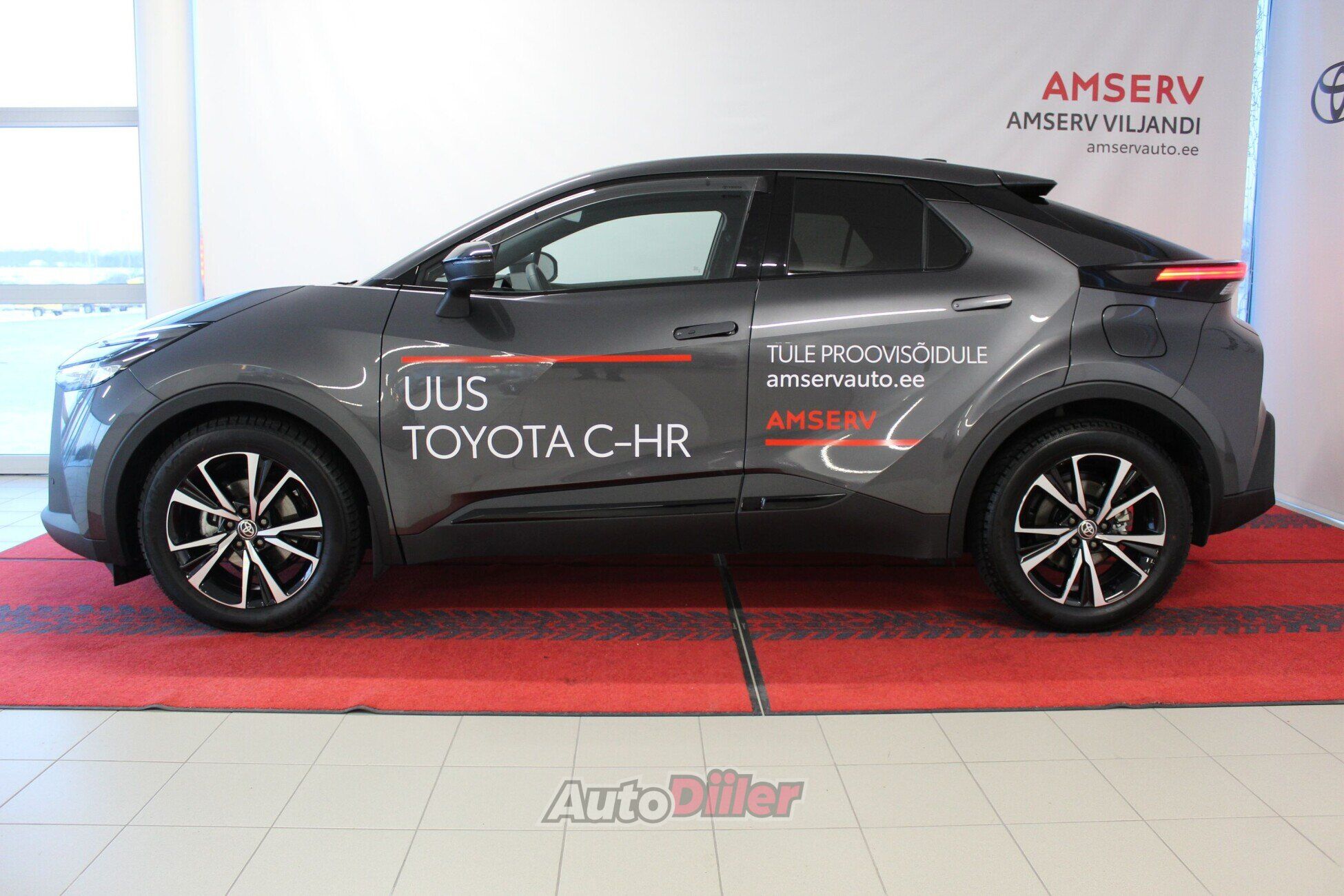 Toyota C-HR 2025, photo 3/10