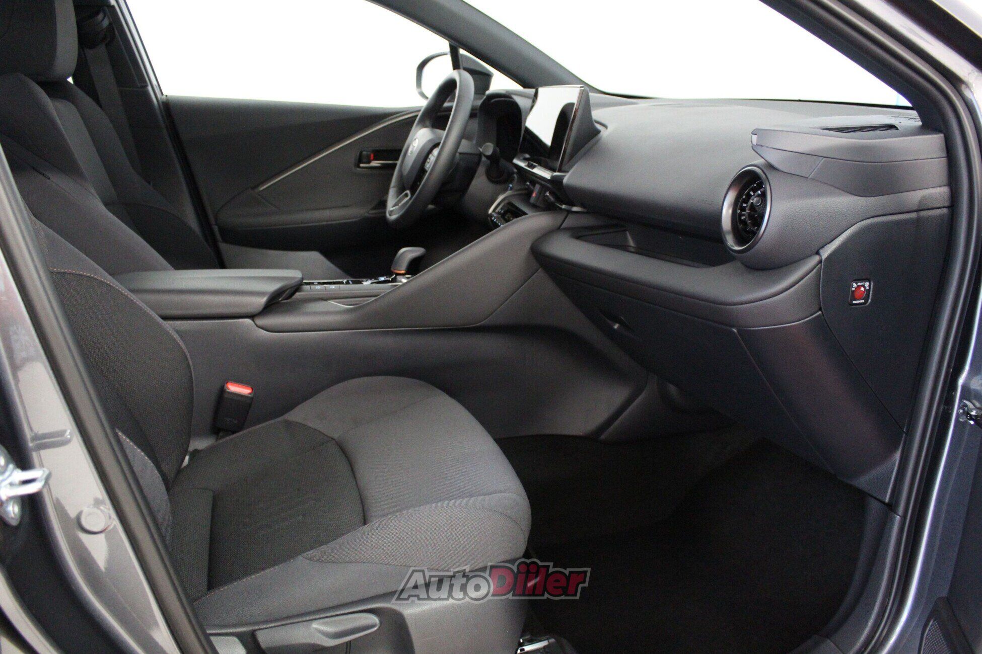 Toyota C-HR 2025, photo 6/10