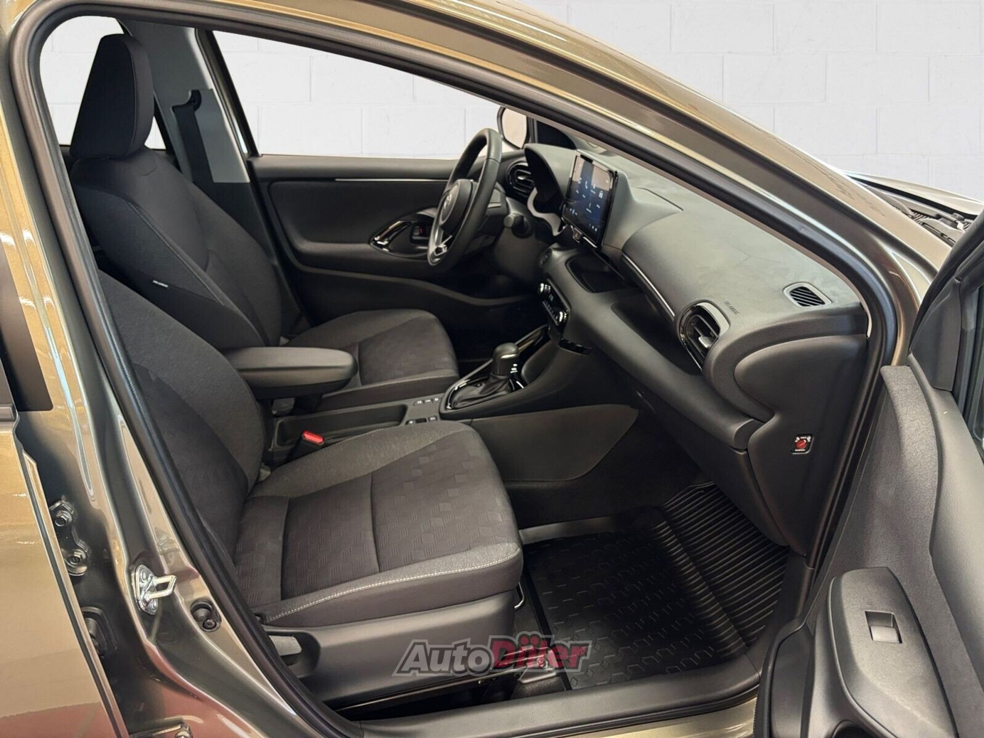 Toyota Yaris Active Plus 1.5 68kW 2024, photo 6/10