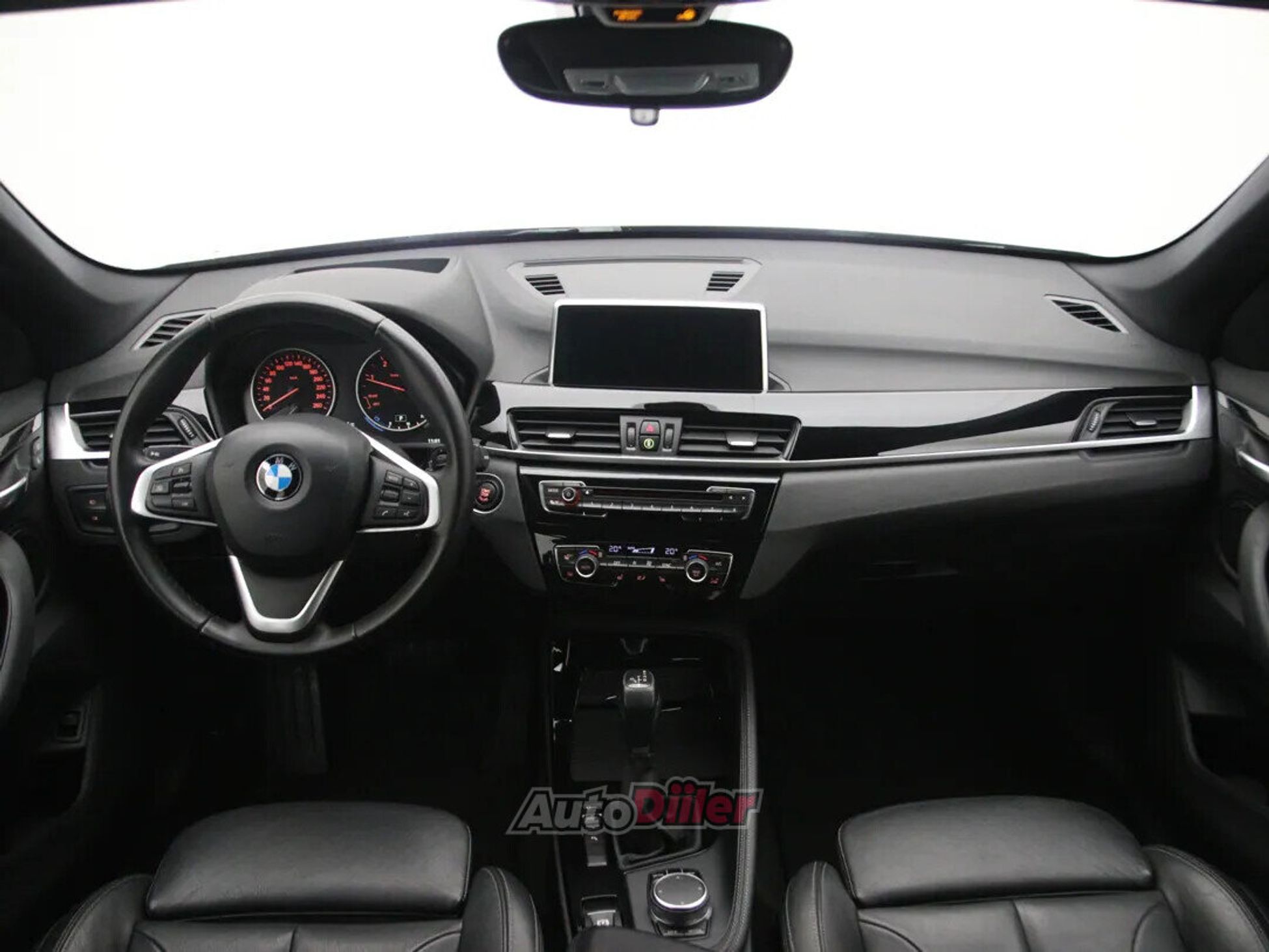 BMW X1 High Executive 2.0 110kW 2018, kuva 2/10