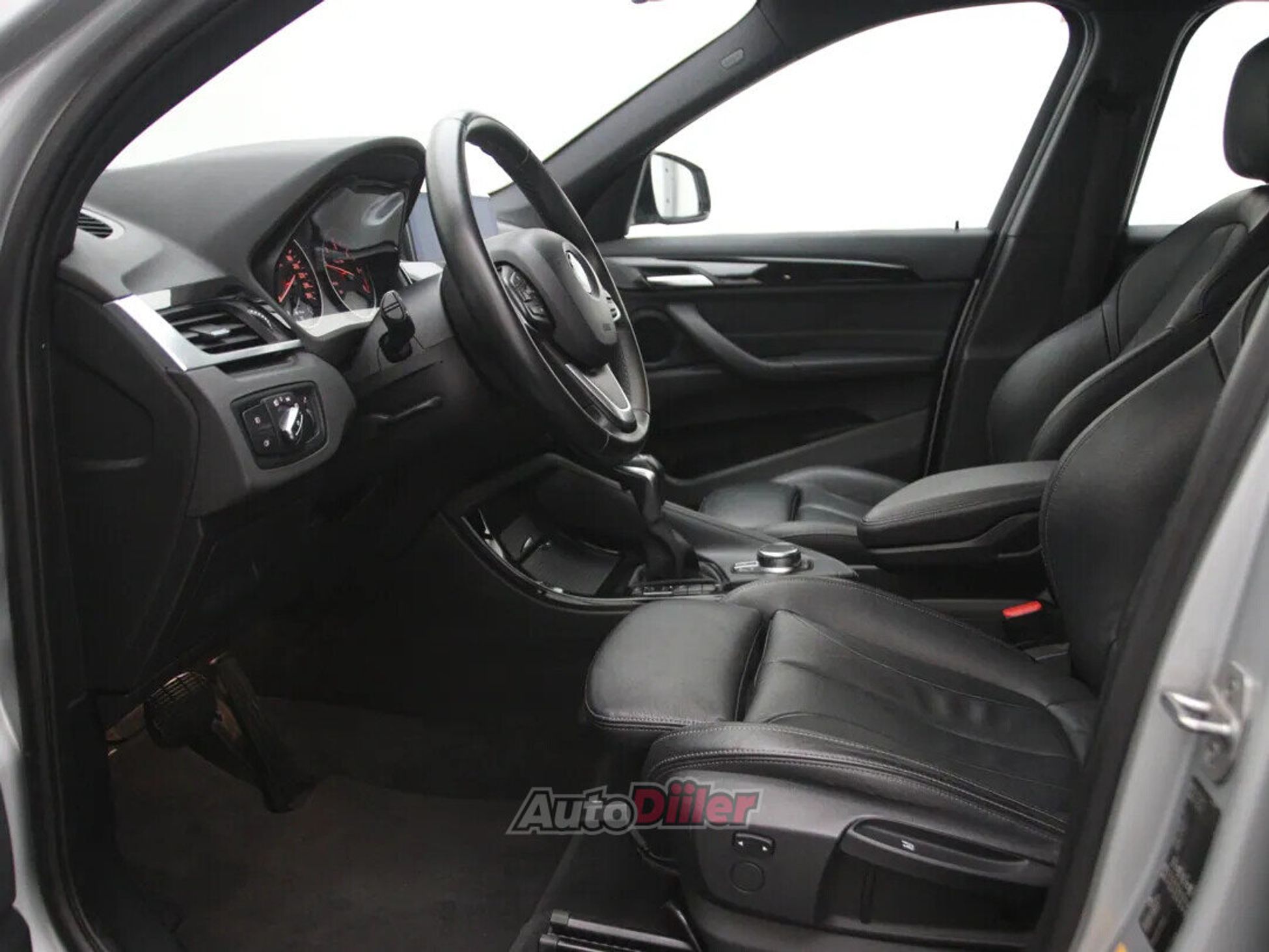 BMW X1 High Executive 2.0 110kW 2018, kuva 4/10