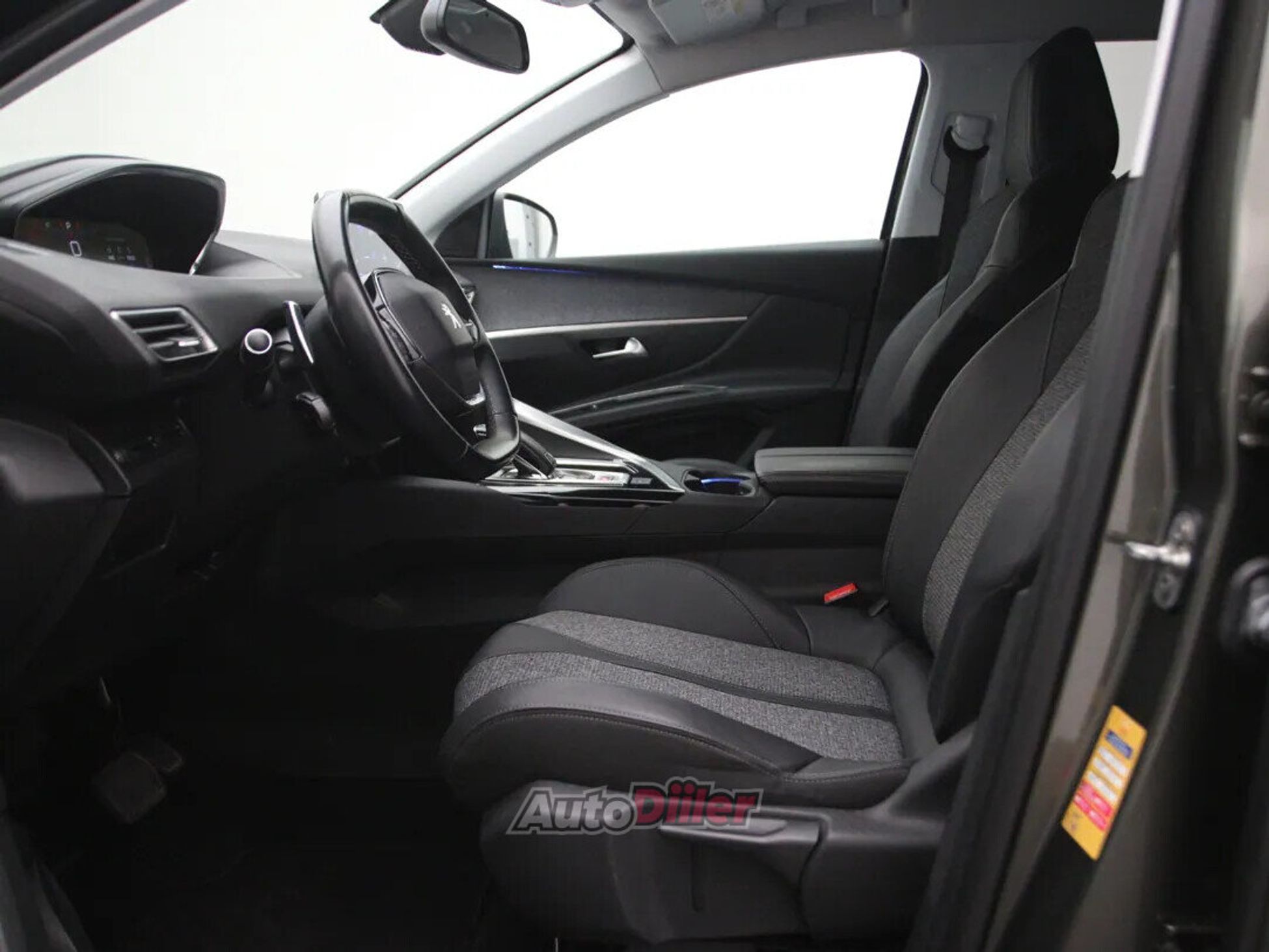 Peugeot 5008 Allure 1.5 96kW 2019, photo 4/10