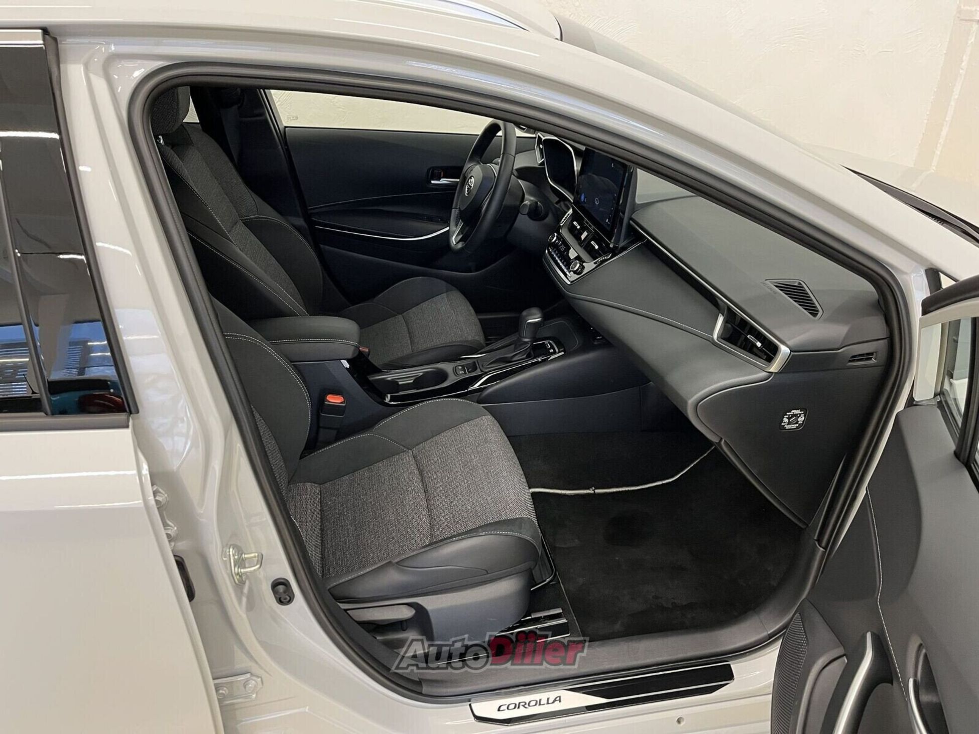 Toyota Corolla 2025, photo 5/10