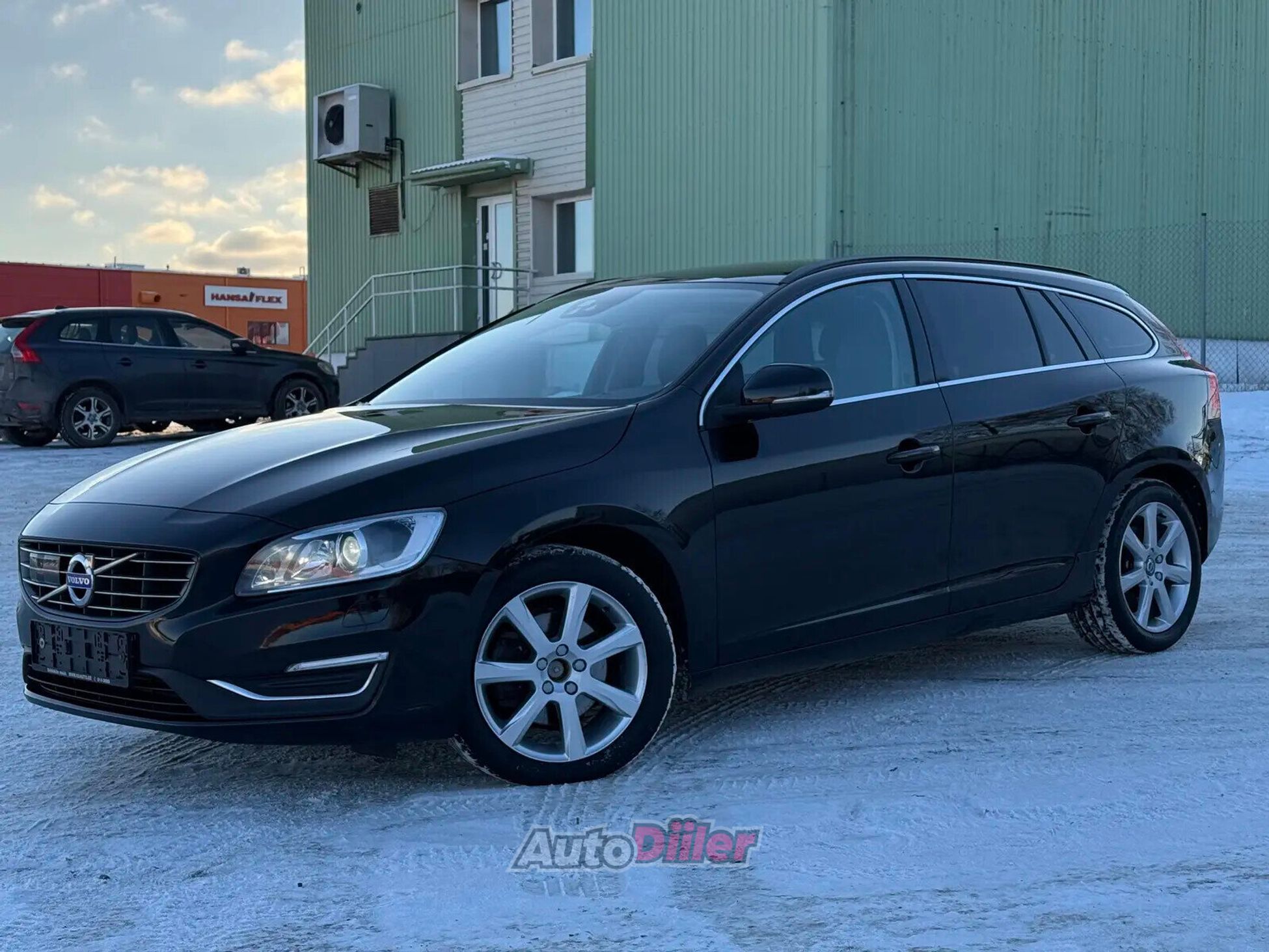 Volvo V60 Momentum Facelift 2.0 140kW 2018, photo 3/10
