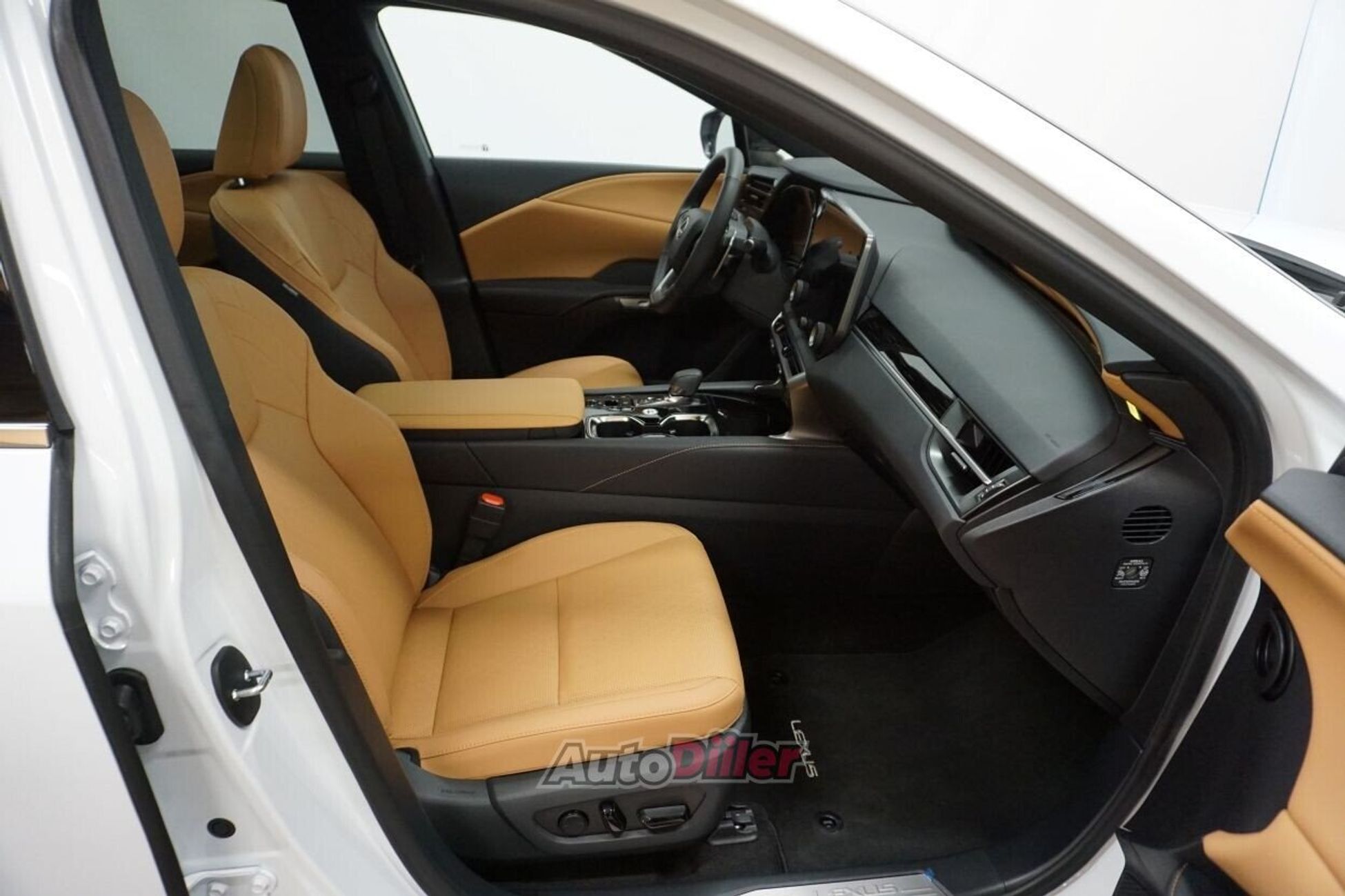 Lexus RX 450 2.5 AWD 136 kW 2.5 136kW 2025, kuva 6/10
