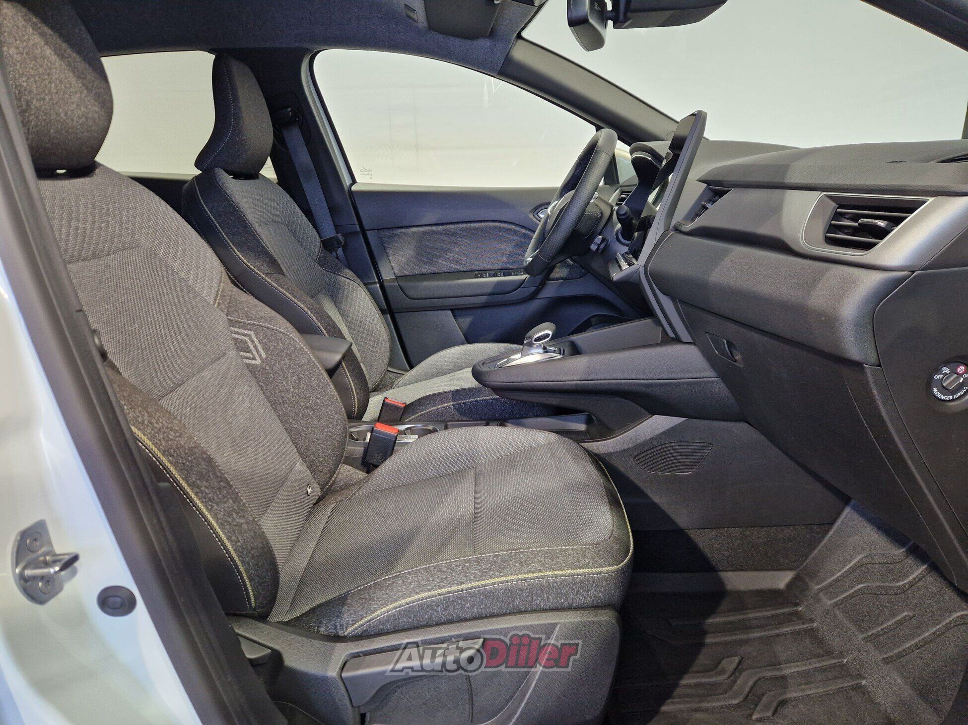 Renault Captur E-Tech Hybrid 1.6 69kW 2025, photo 6/10