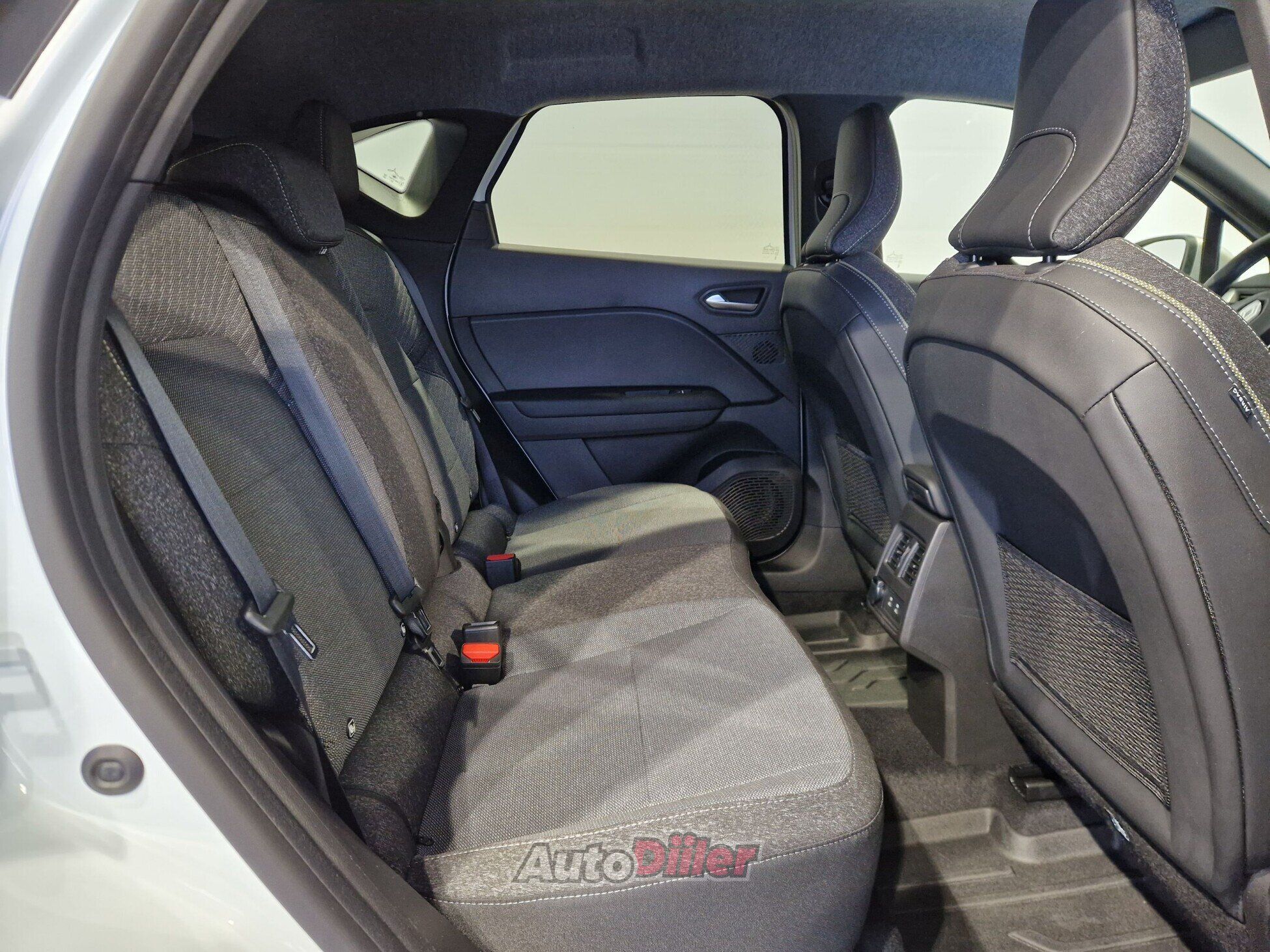 Renault Captur E-Tech Hybrid 1.6 69kW 2025, photo 7/10