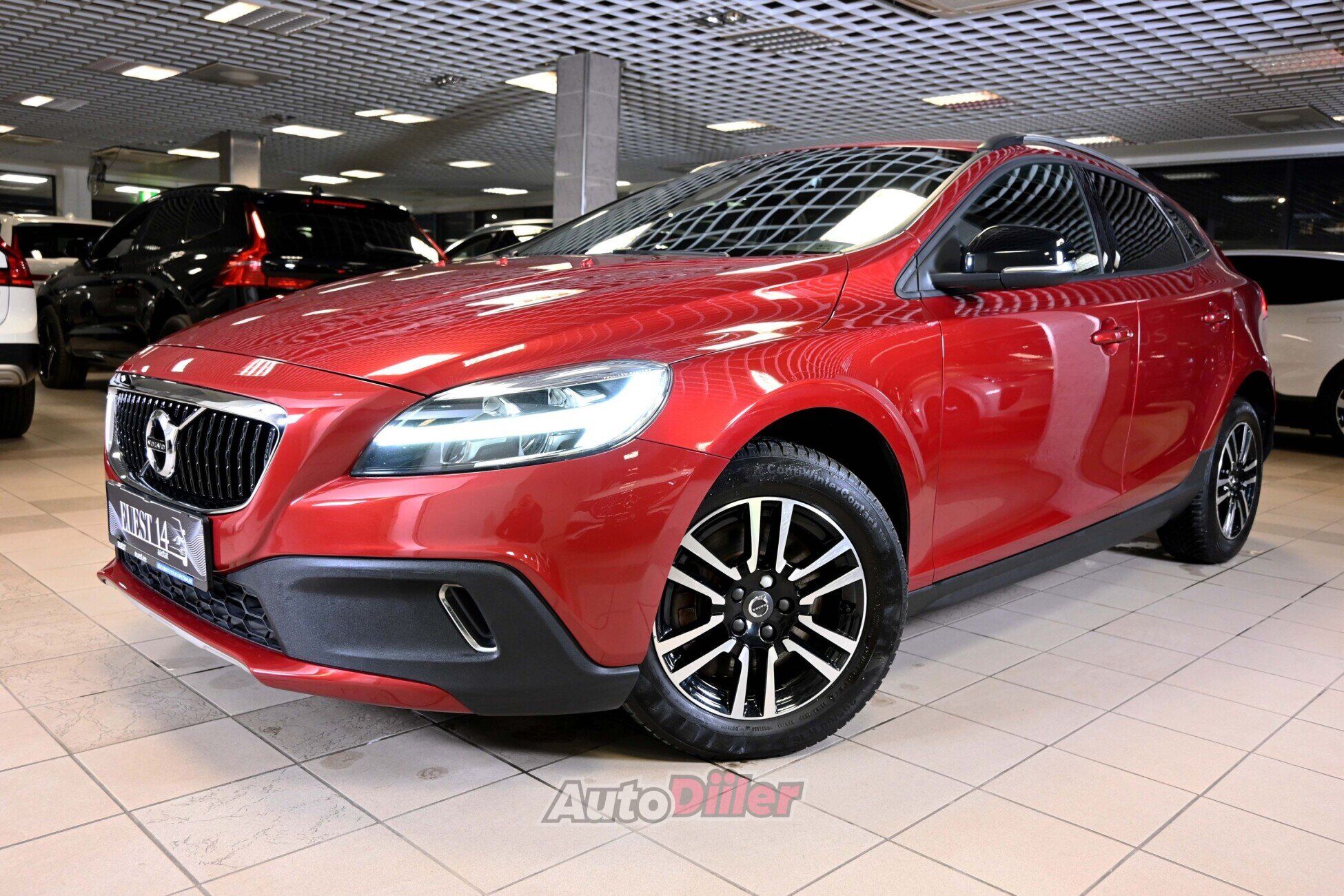 Volvo V40 Cross Country 2018, photo 4/10