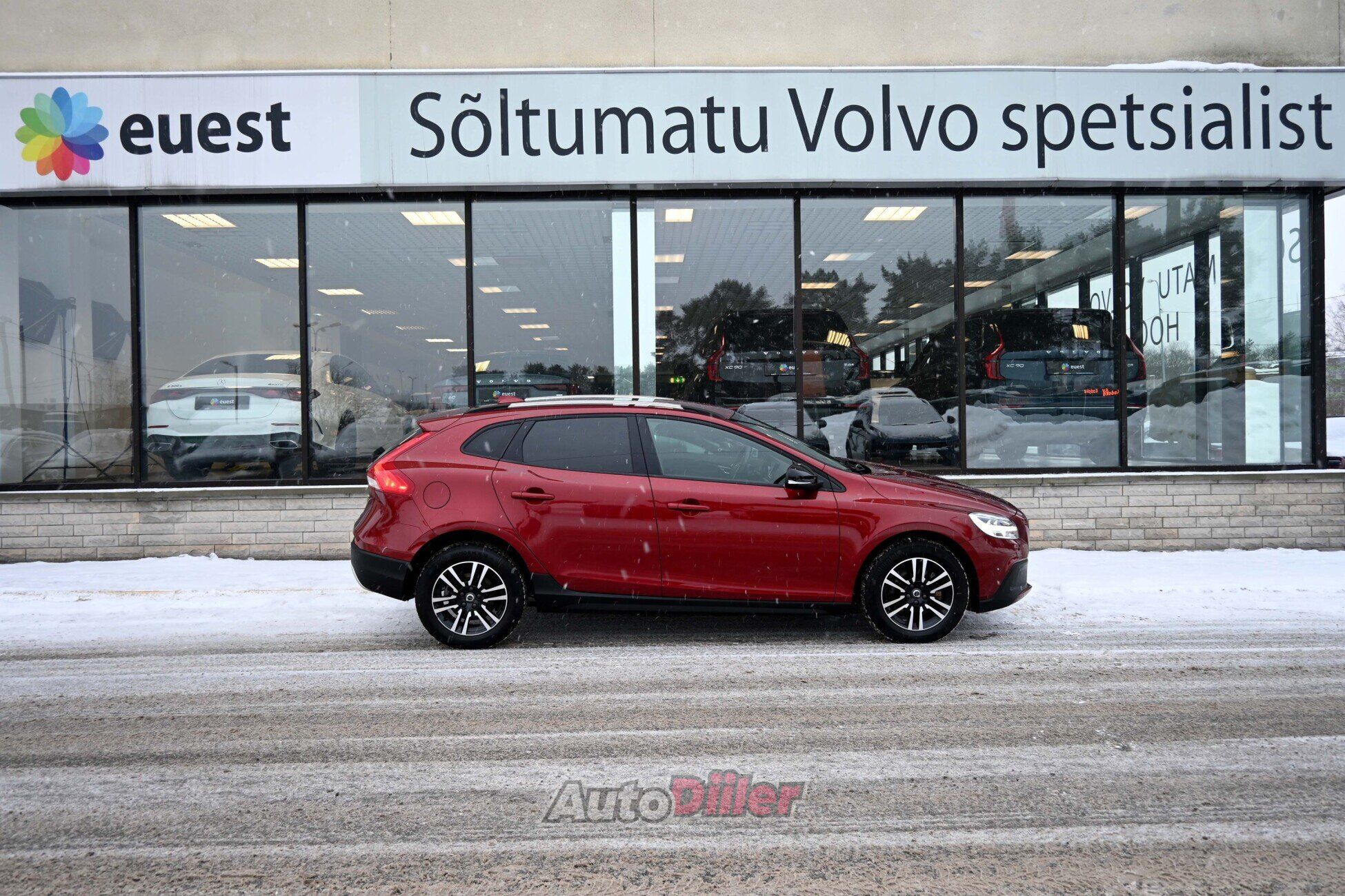 Volvo V40 Cross Country 2018, photo 7/10