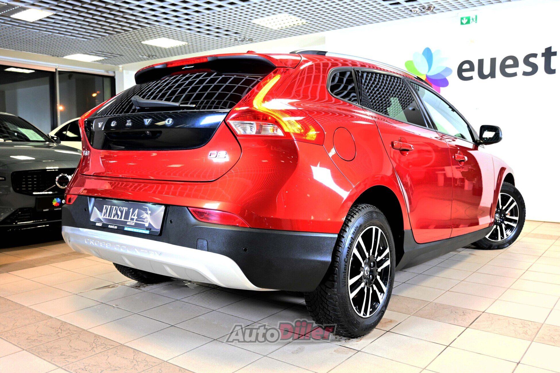 Volvo V40 Cross Country 2018, photo 2/10