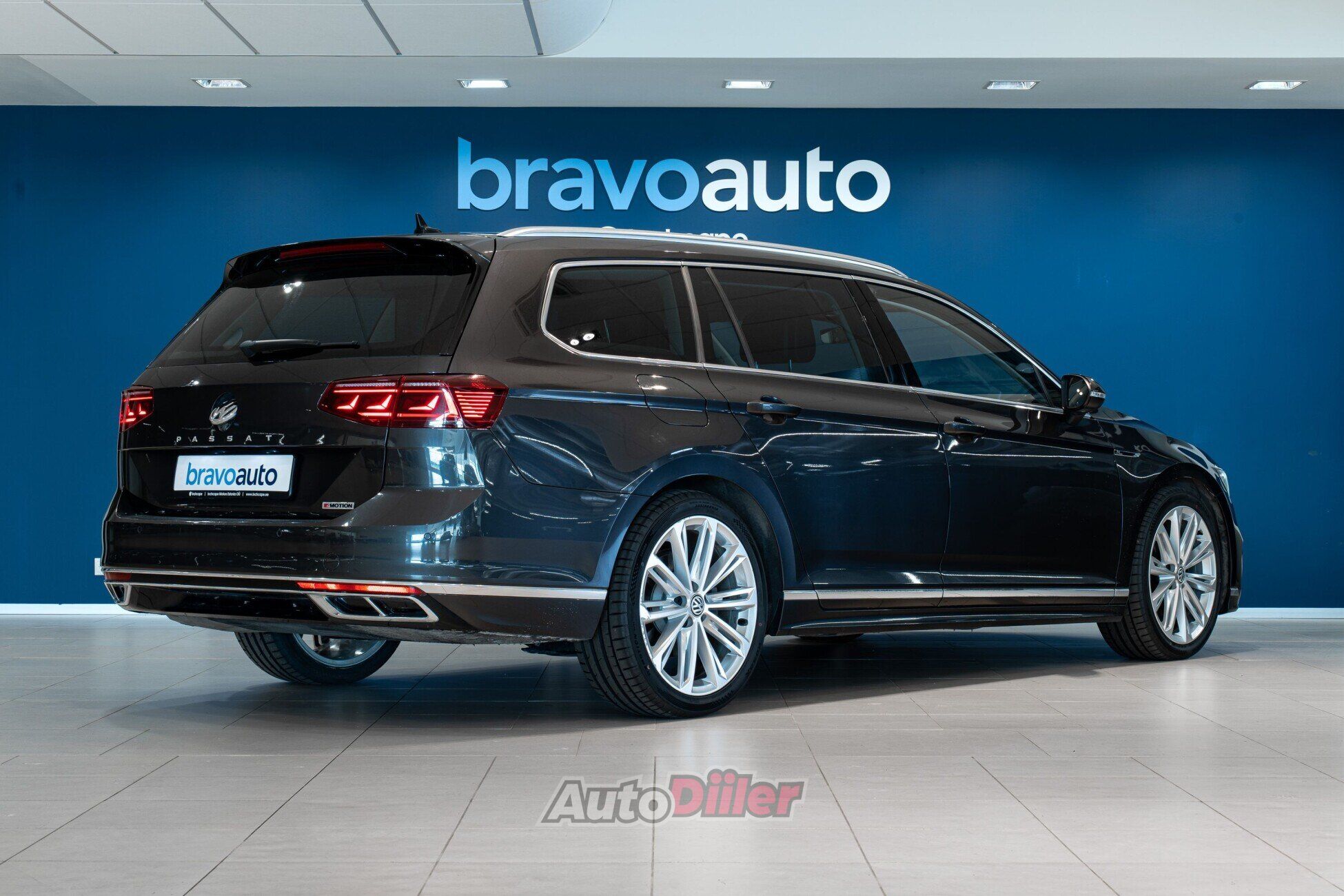 Volkswagen Passat 2020, photo 2/10